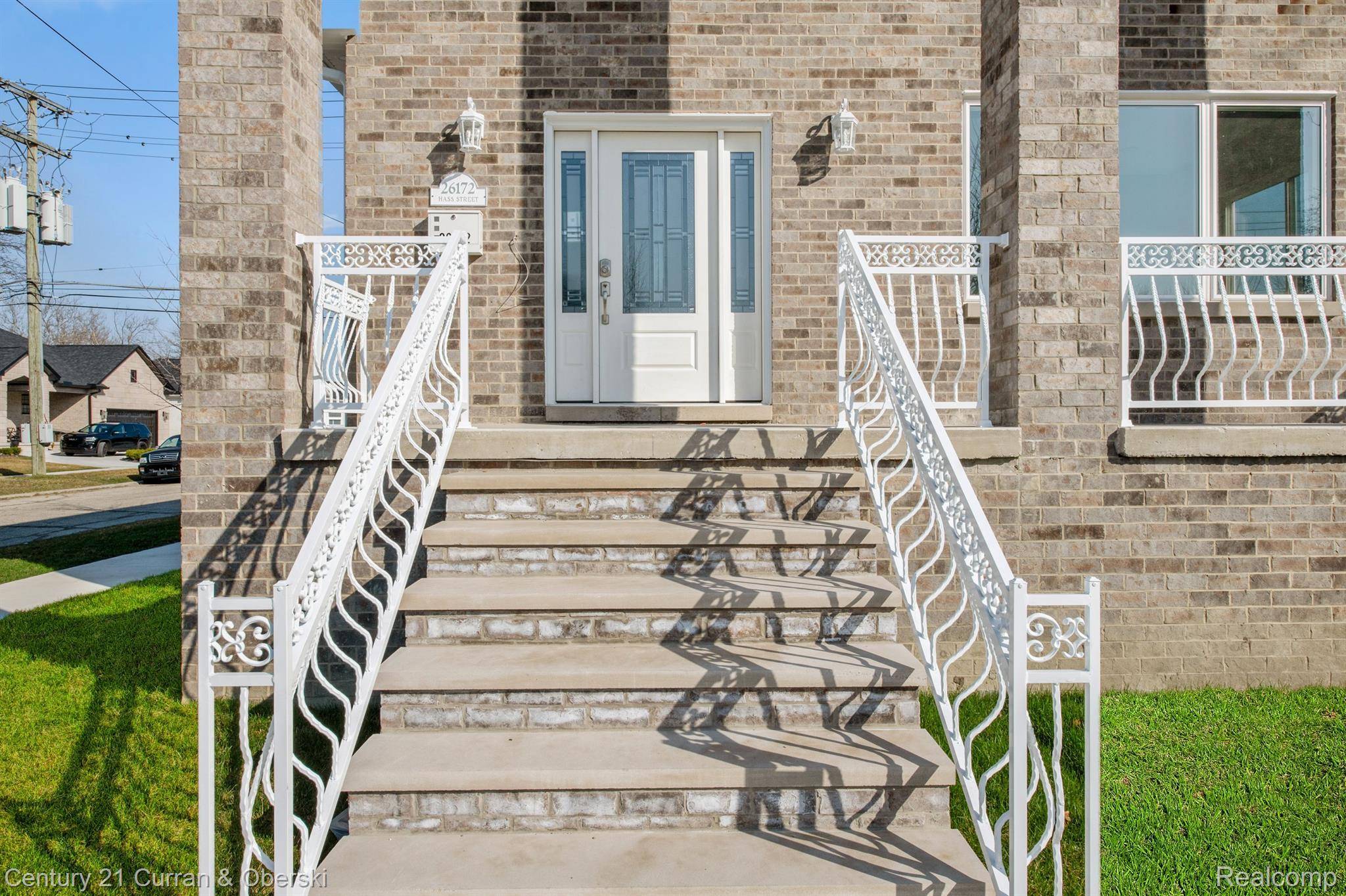 Dearborn Heights, MI 48127,26172 HASS ST