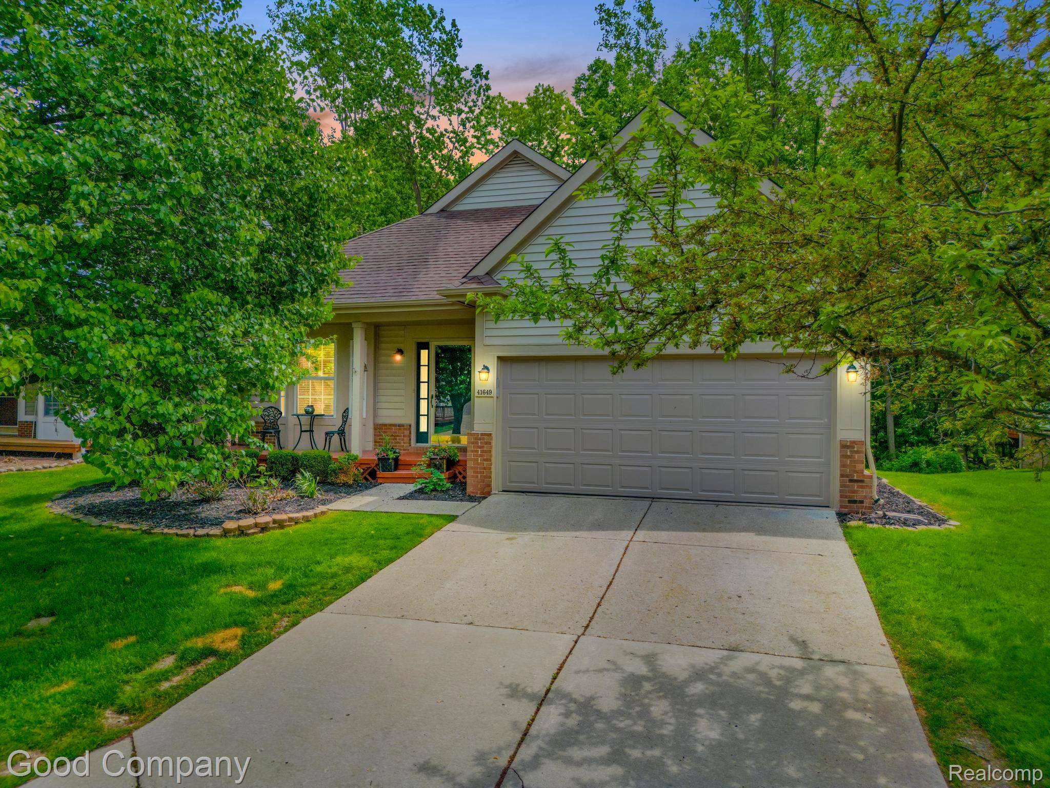 Novi, MI 48377,41649 SLEEPY HOLLOW DR