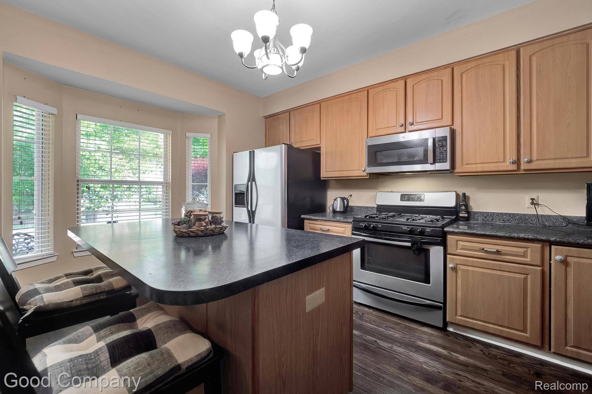 Novi, MI 48377,41649 SLEEPY HOLLOW DR