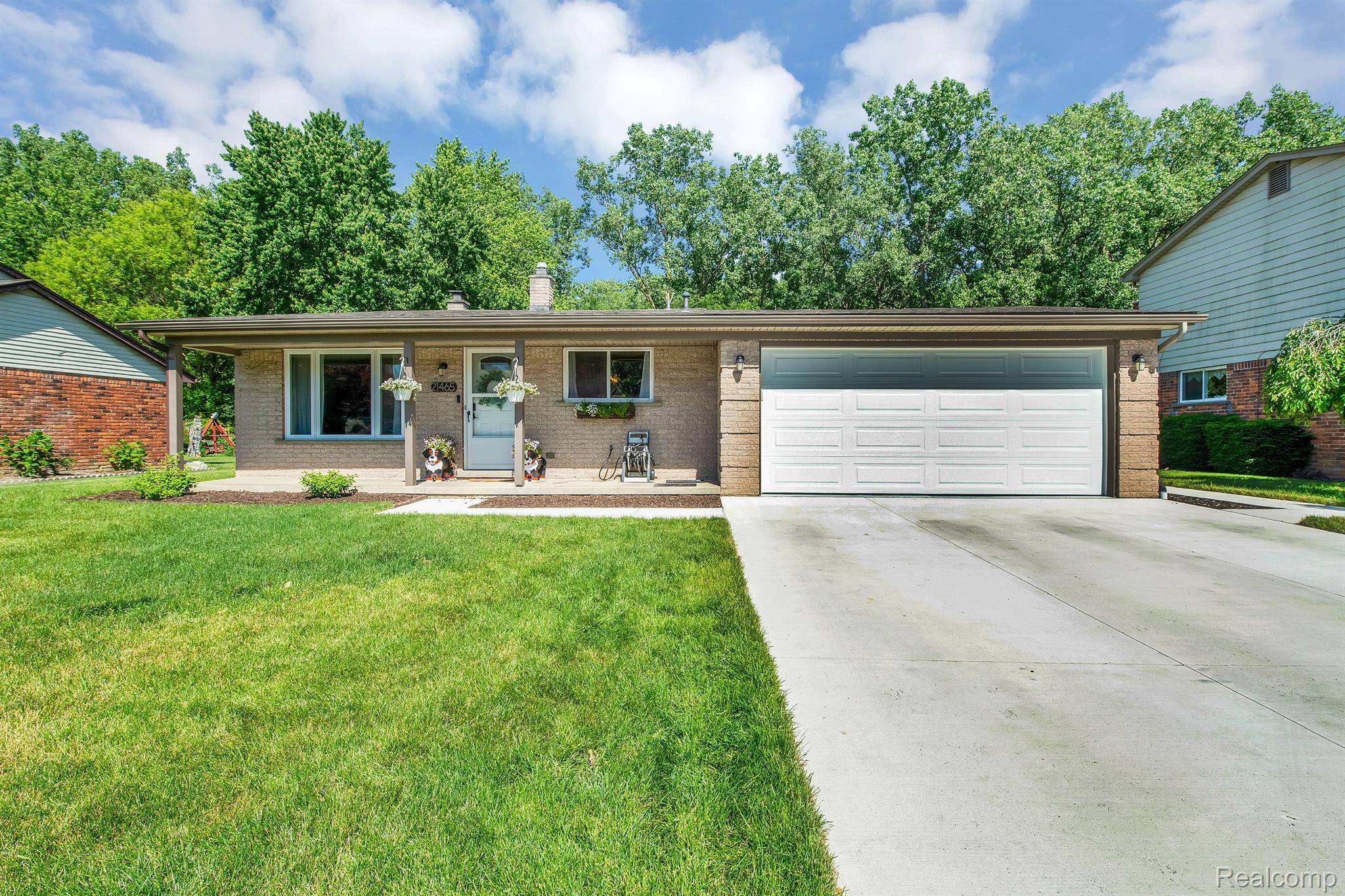 Woodhaven, MI 48183,21465 MAYFAIR ST