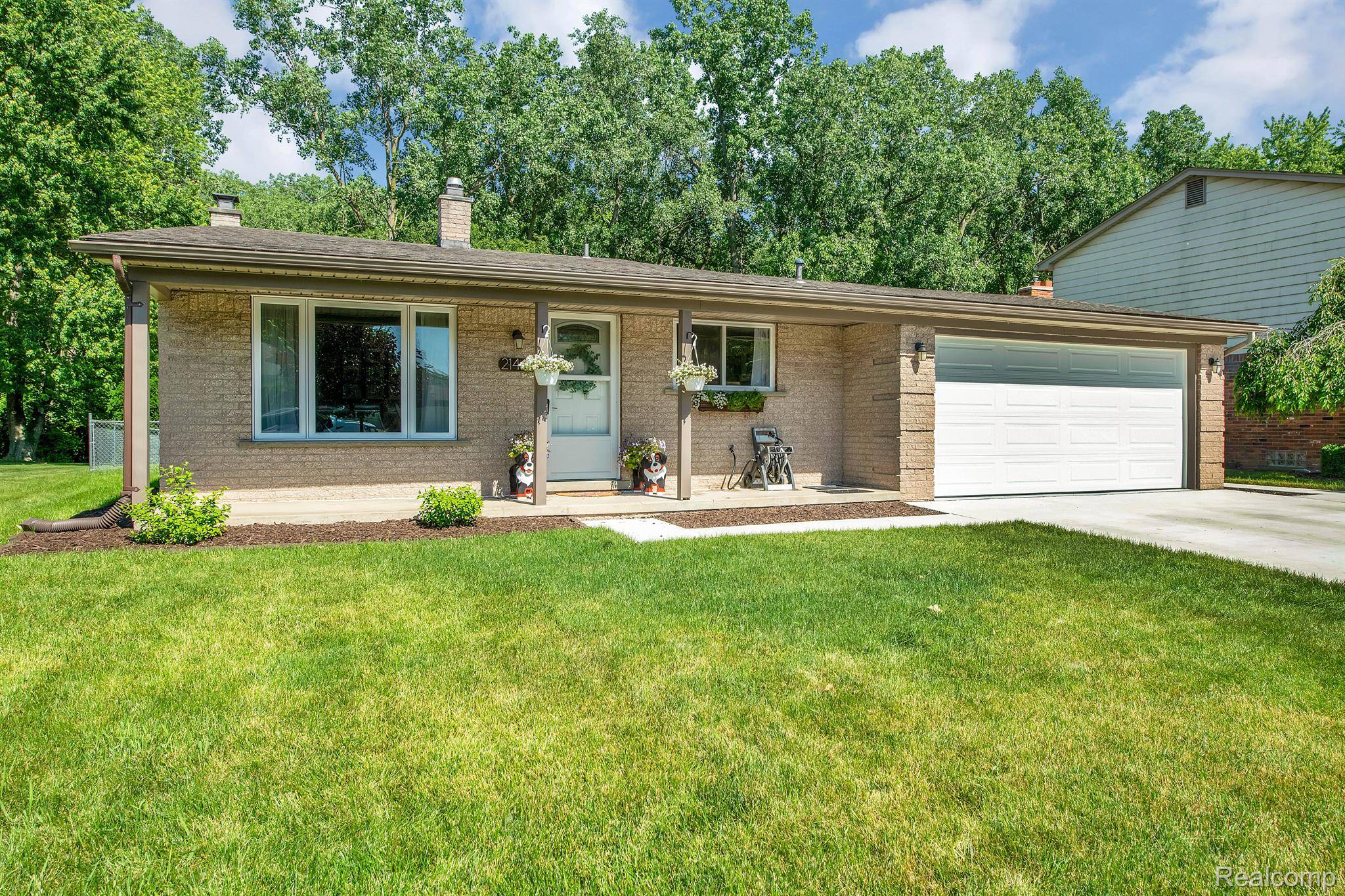 Woodhaven, MI 48183,21465 MAYFAIR ST