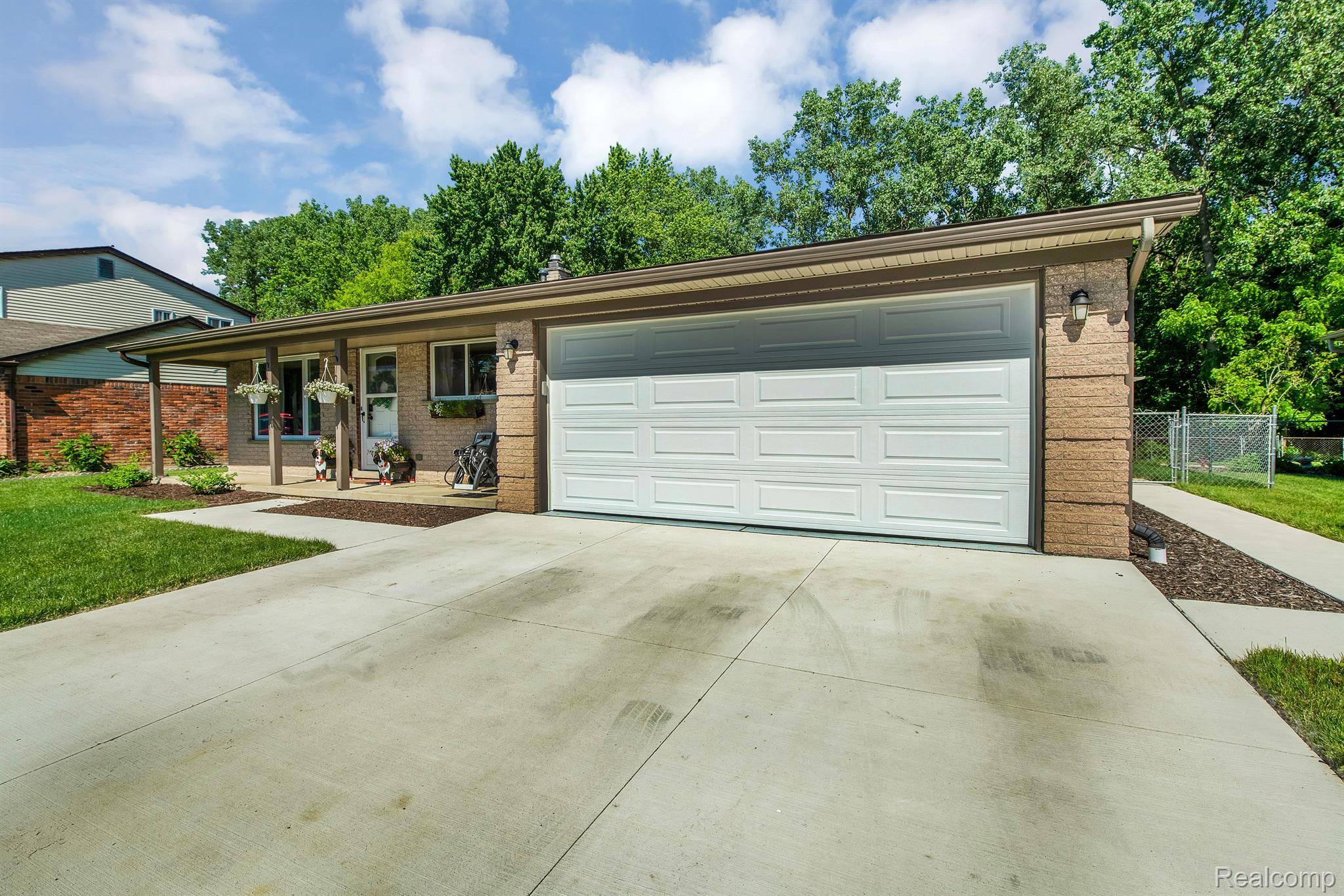 Woodhaven, MI 48183,21465 MAYFAIR ST