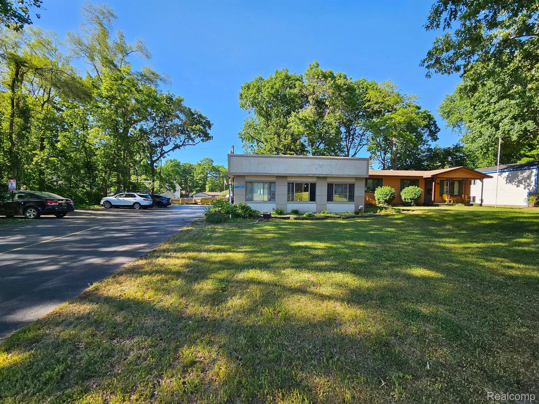 Waterford, MI 48327,5570 ELIZABETH LAKE RD