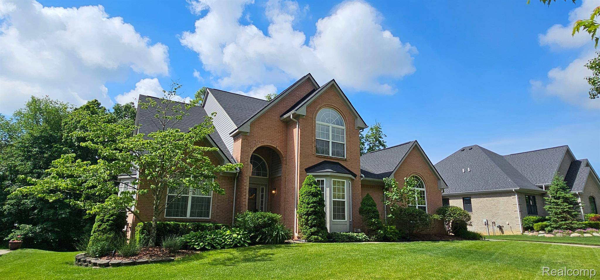 Wixom, MI 48393,4099 DELPHINE DR