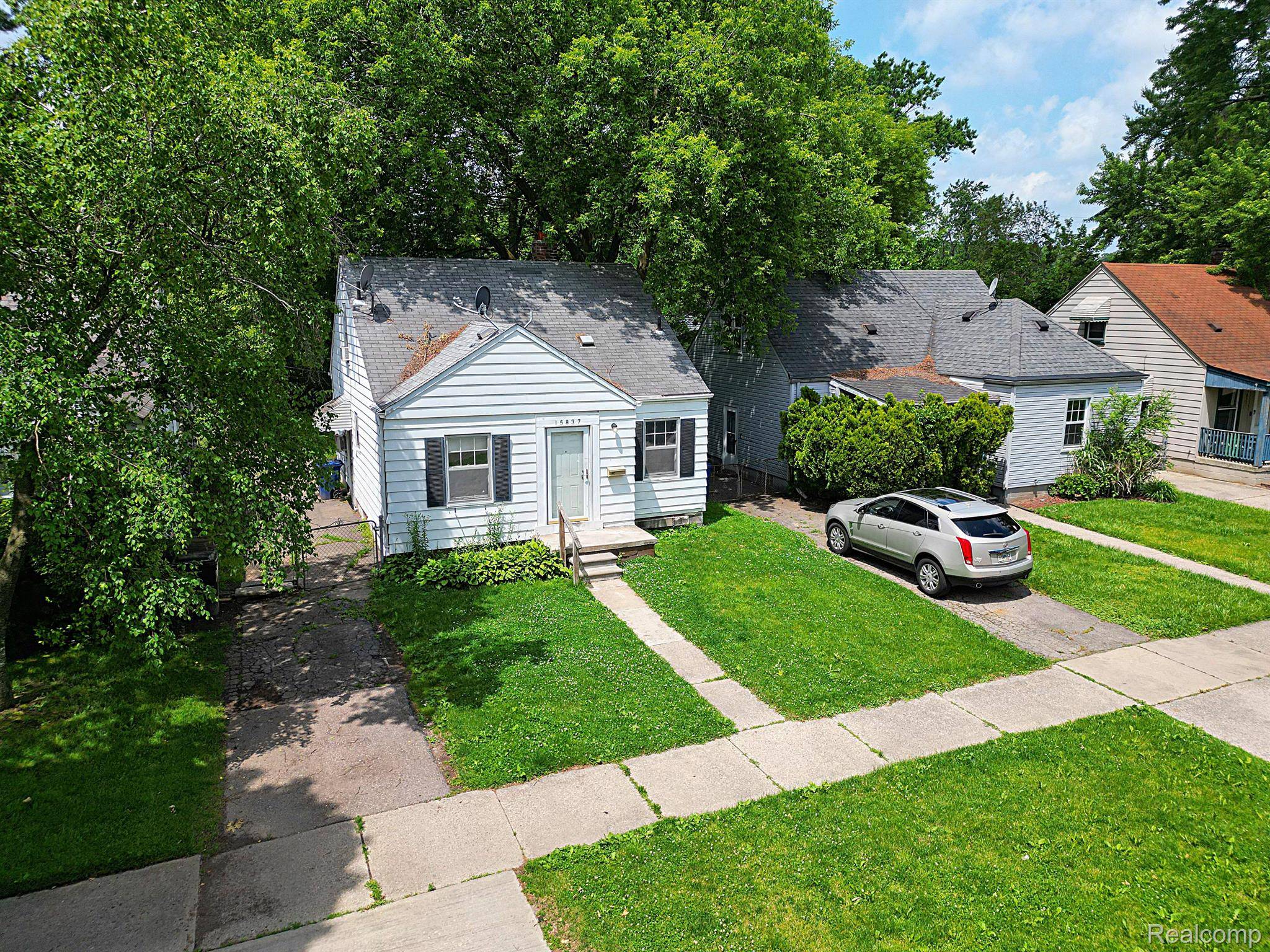 Redford, MI 48239,15837 KINLOCH