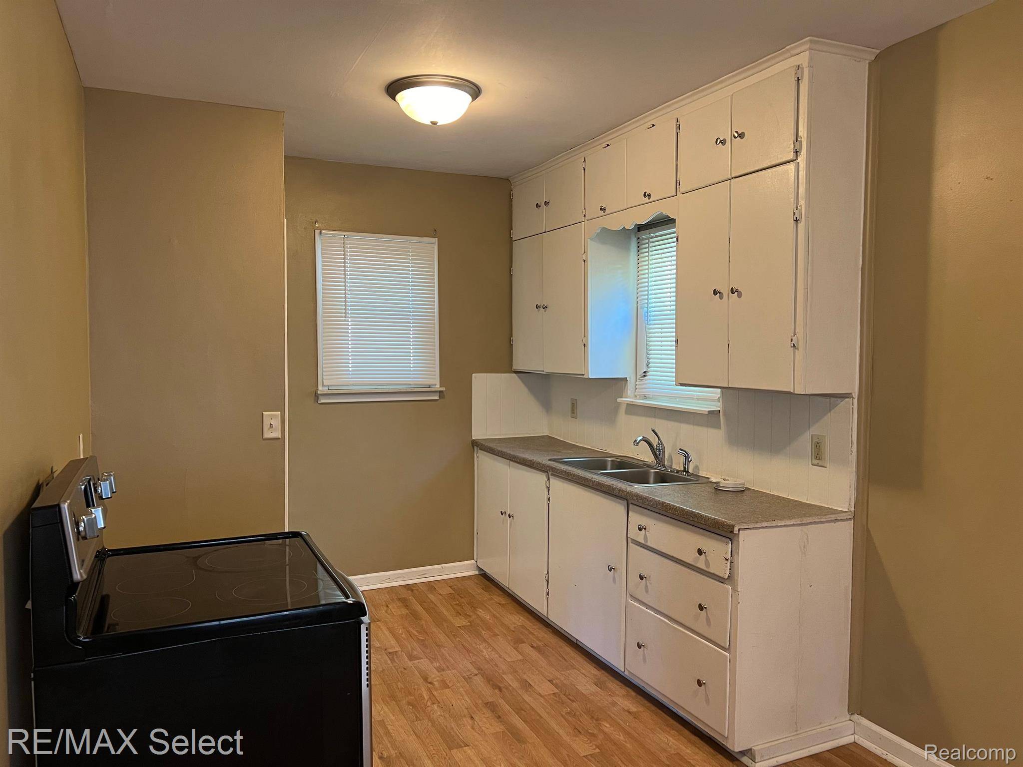 Flint, MI 48506,3305 Wyoming AVE