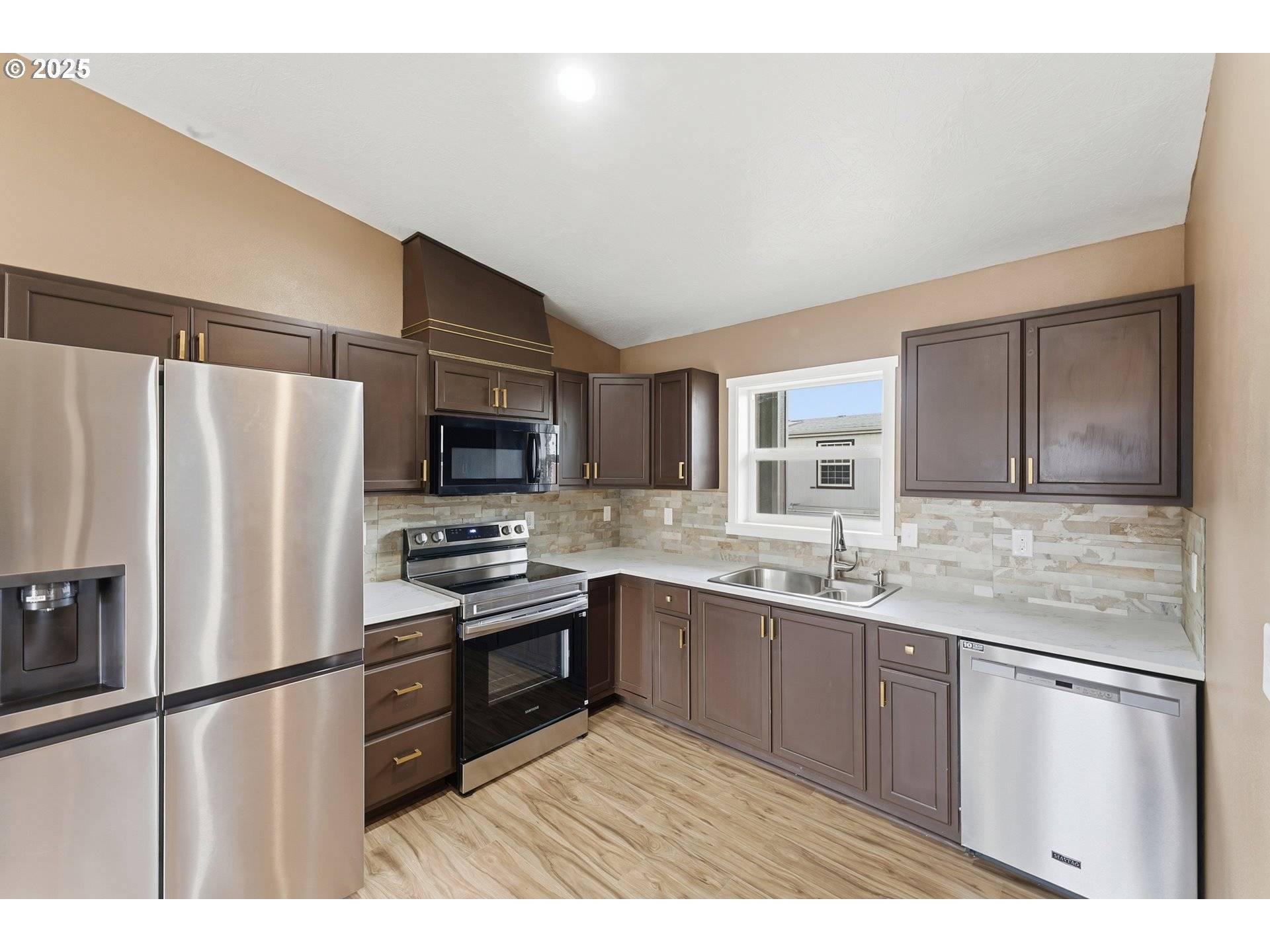 Milton Freewater, OR 97862,907 COWL ST