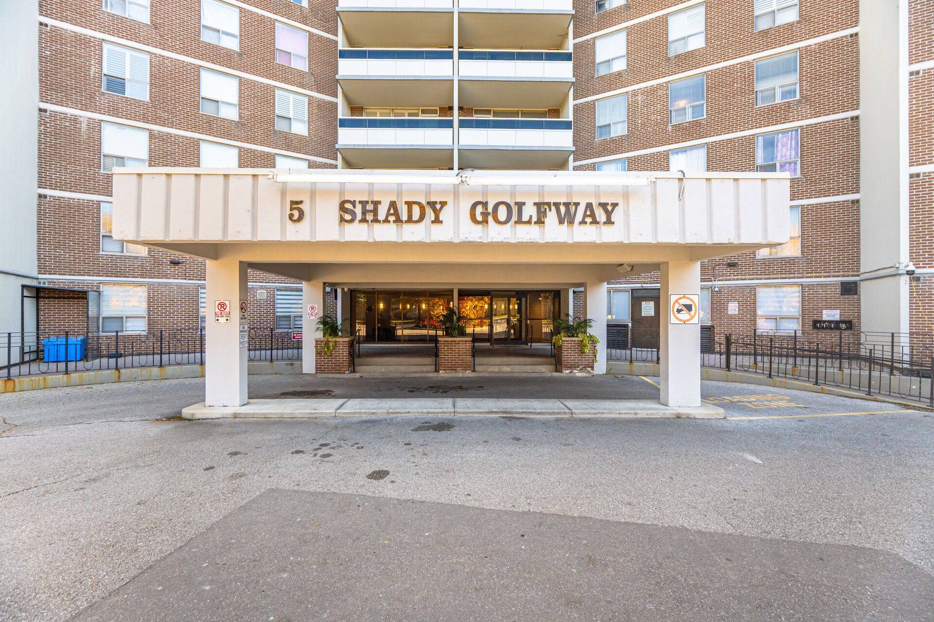 Toronto C11, ON M3C 3A5,5 Shady Golfway #301