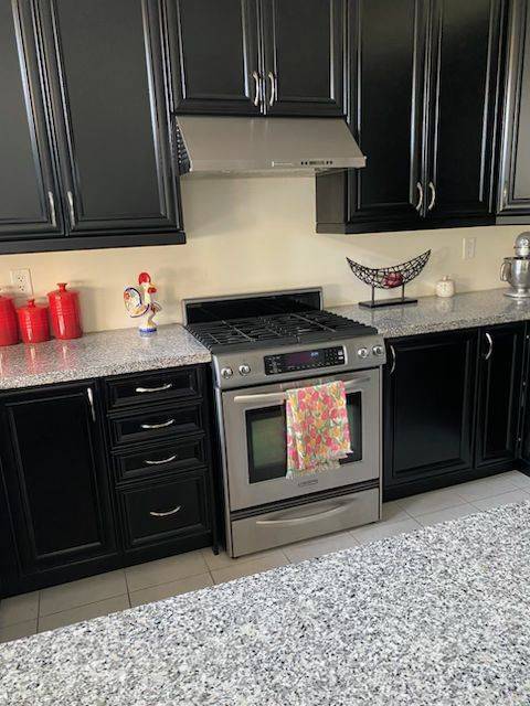 Mississauga, ON L5J 1J8,2022 Lakeshore RD W