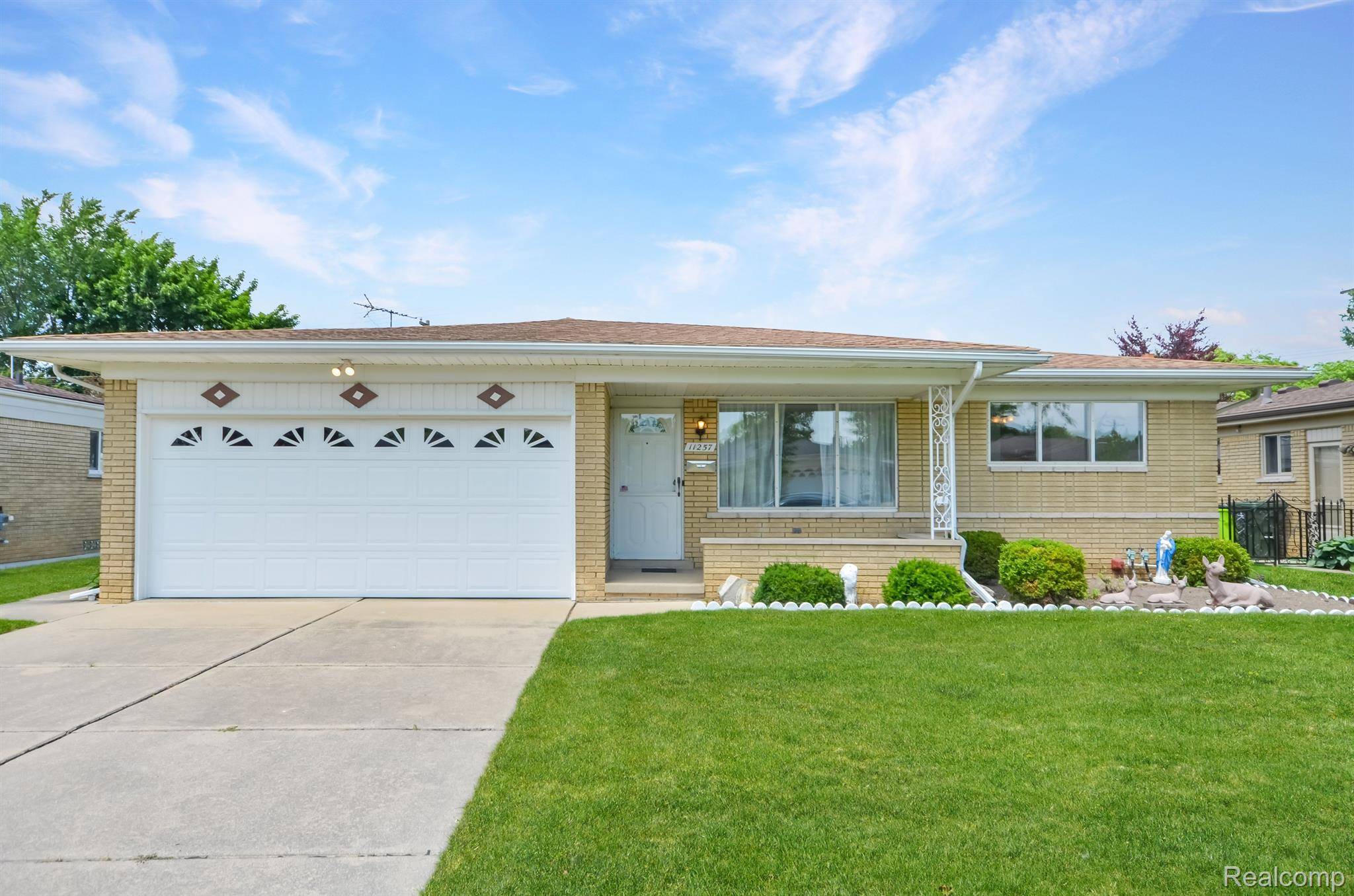 Sterling Heights, MI 48312,11257 Glenis DR