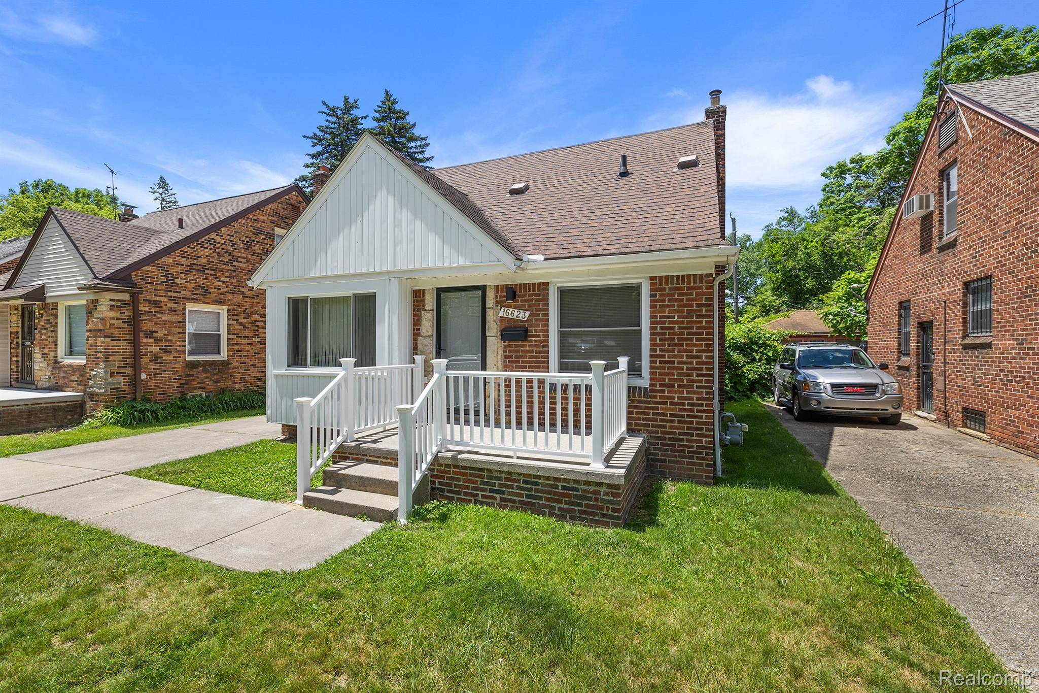 Detroit, MI 48219,16623 HAZELTON ST