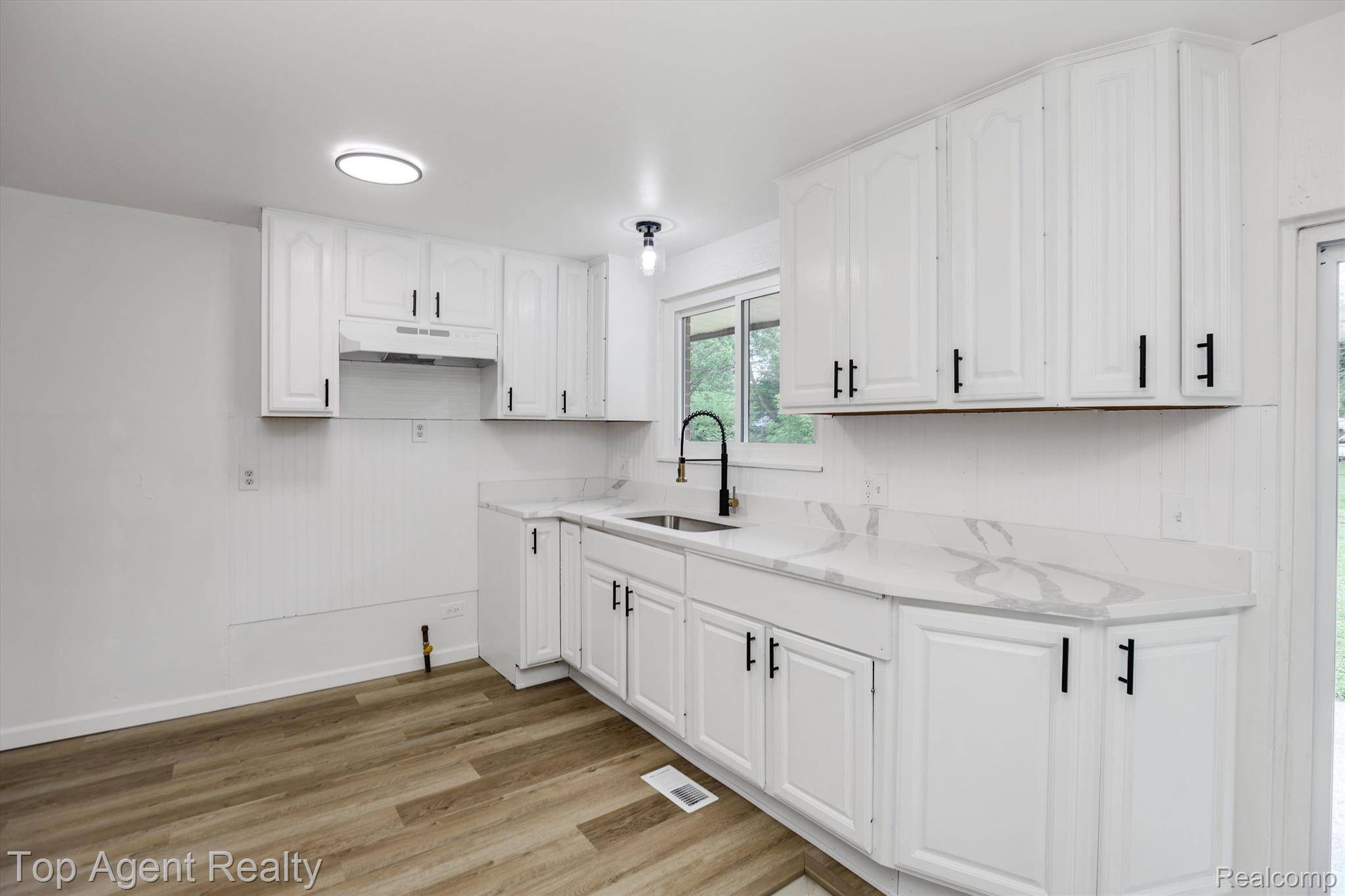 Inkster, MI 48141,4538 BURTON ST