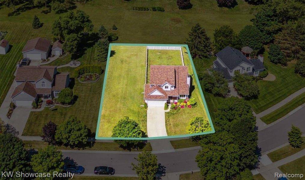 Wixom, MI 48393,593 HAMPTON CT