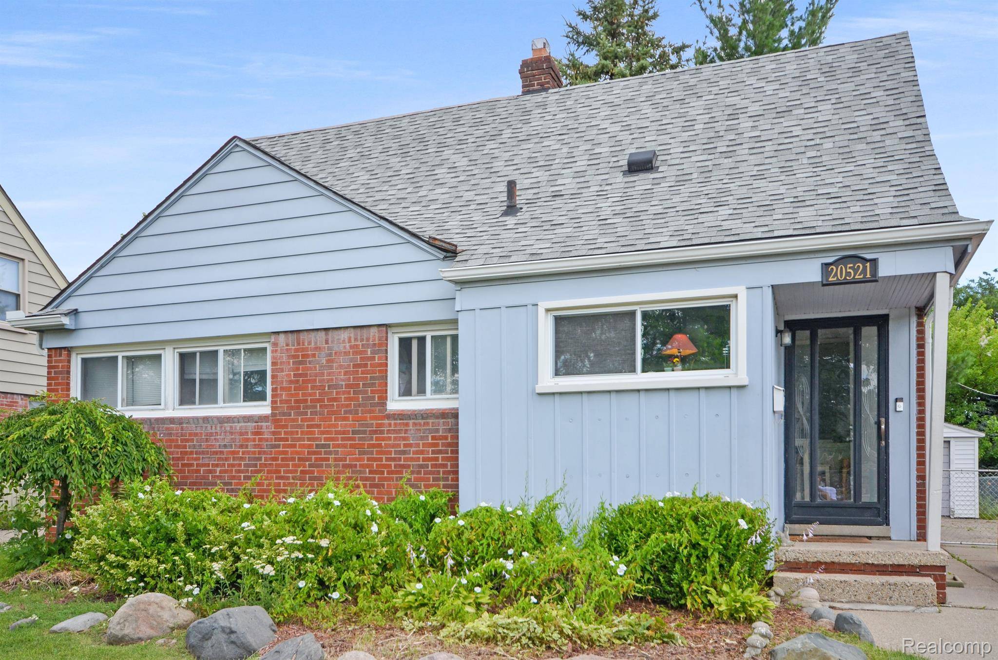 Harper Woods, MI 48225,20521 Van Antwerp ST