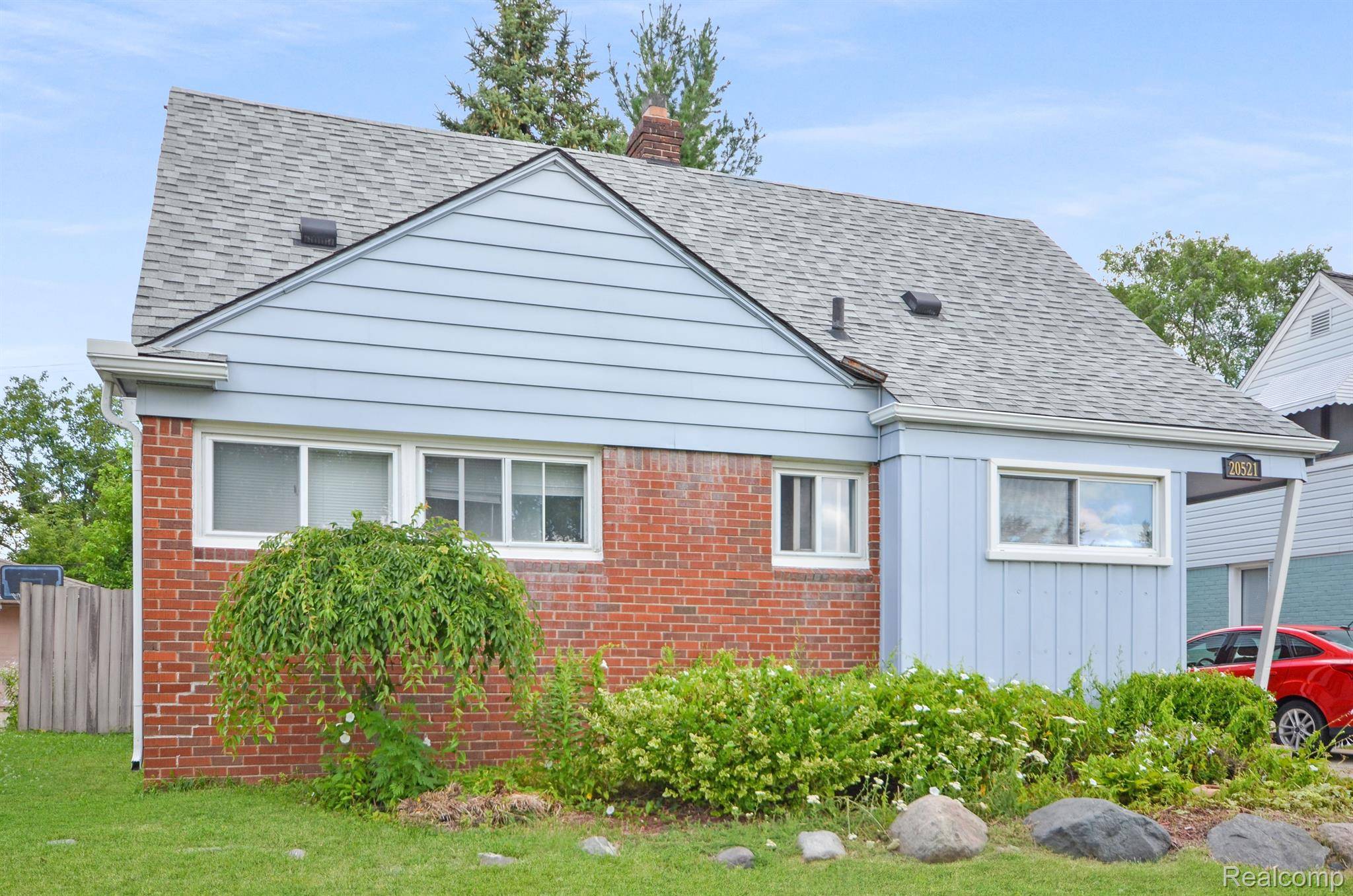 Harper Woods, MI 48225,20521 Van Antwerp ST