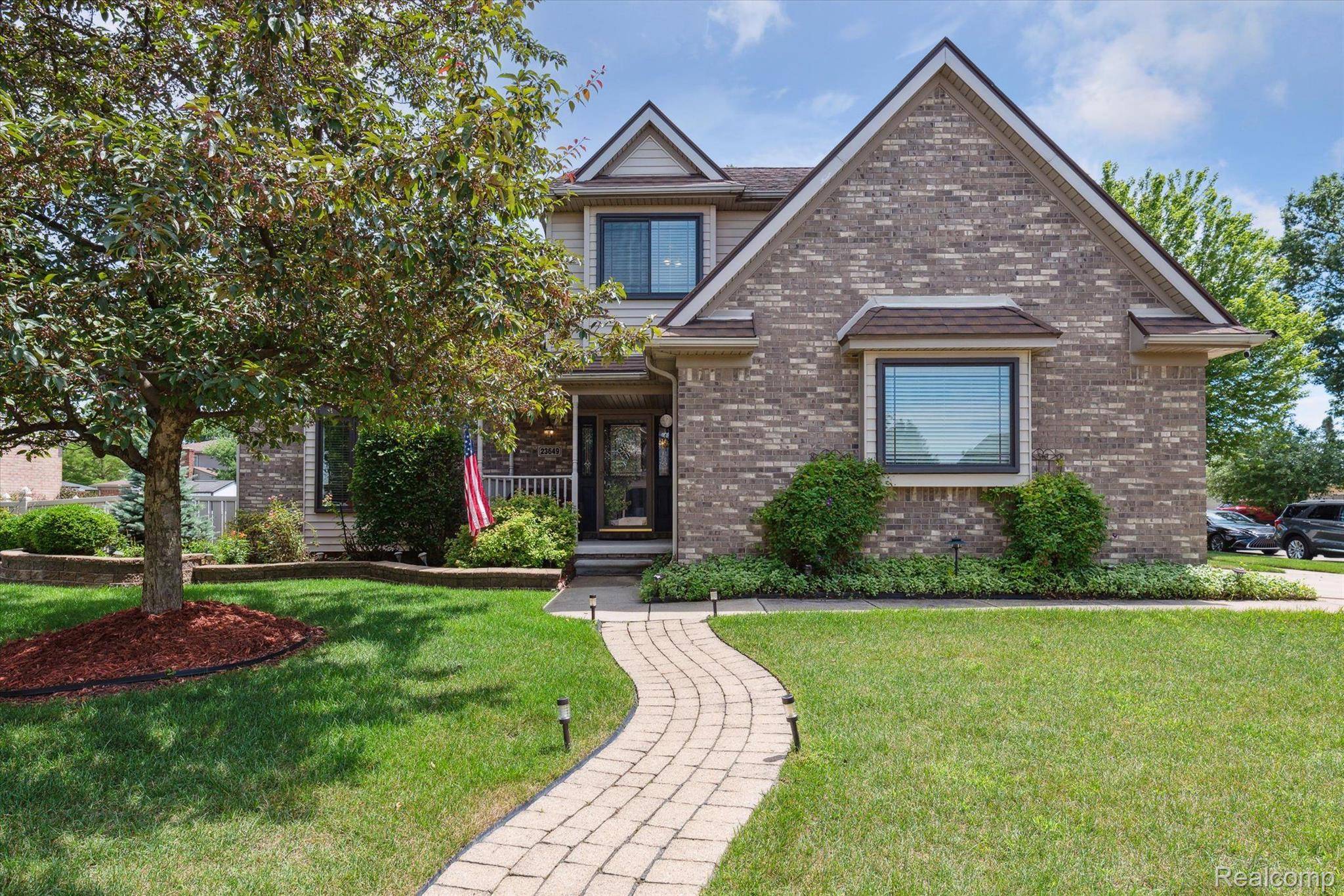 Woodhaven, MI 48183,23649 LEIGHWOOD DR