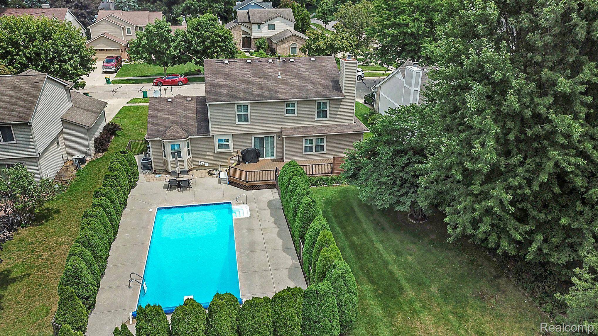 Wixom, MI 48393,1997 HUNTINGDON DR