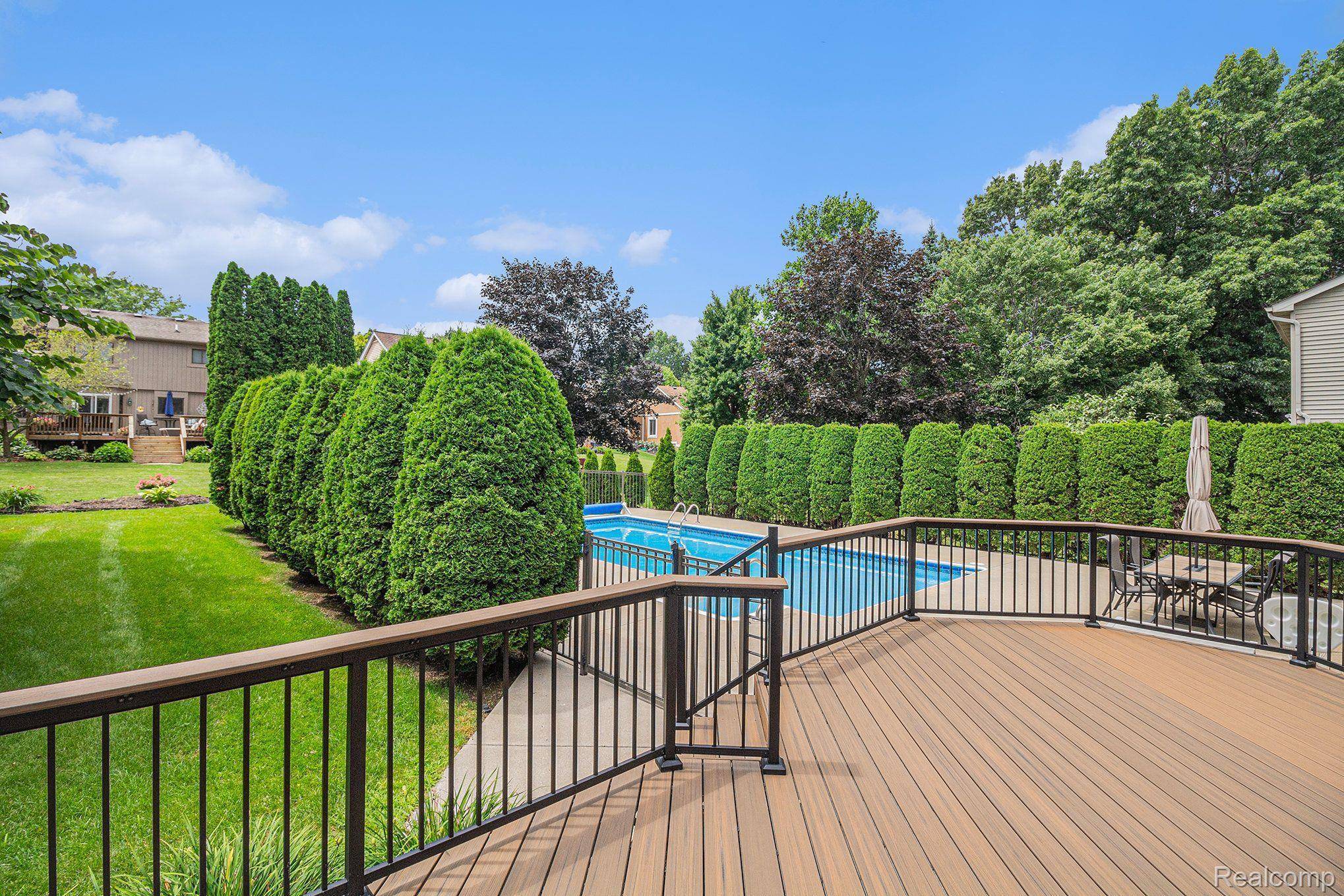 Wixom, MI 48393,1997 HUNTINGDON DR