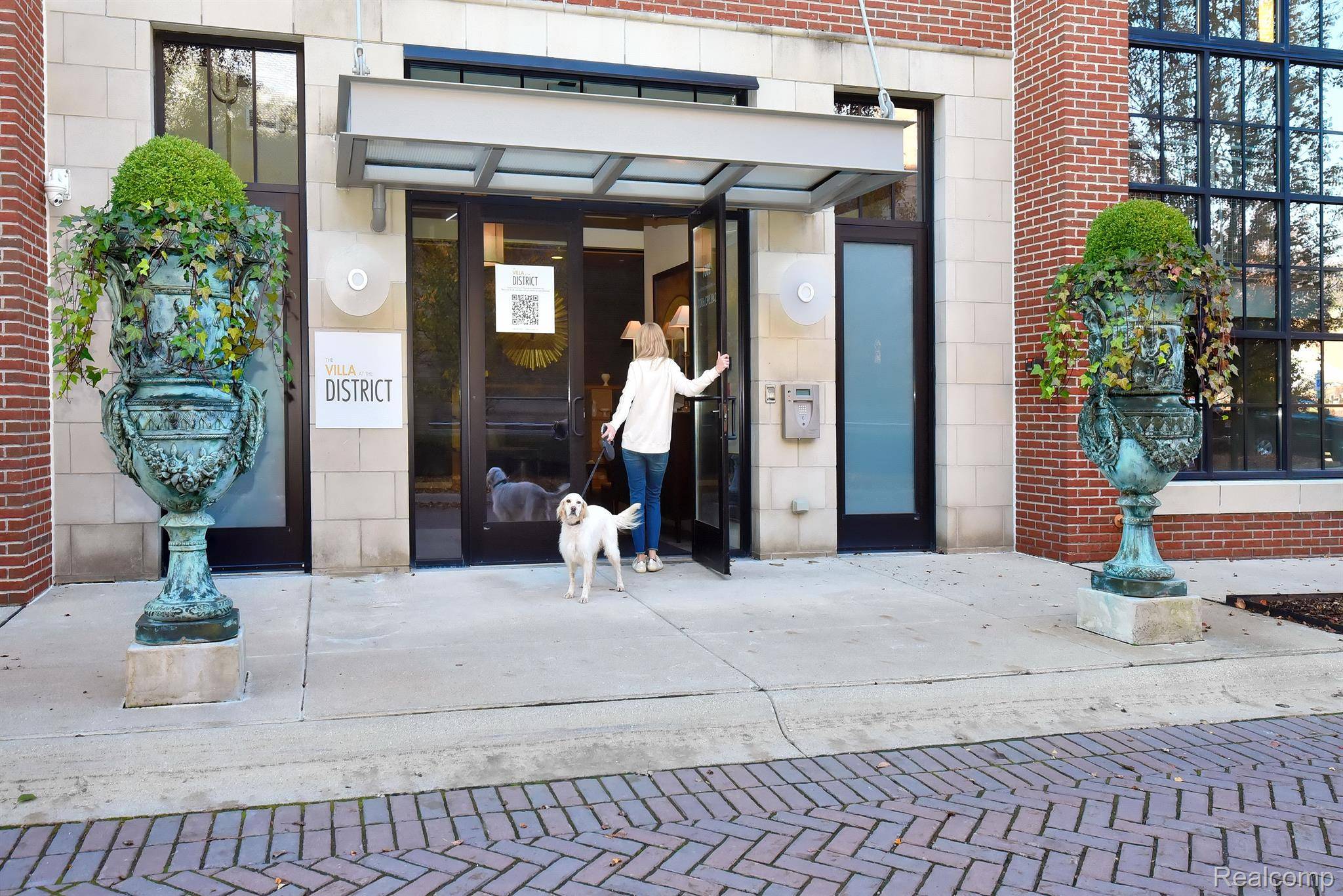 Birmingham, MI 48009,2051 VILLA RD #302