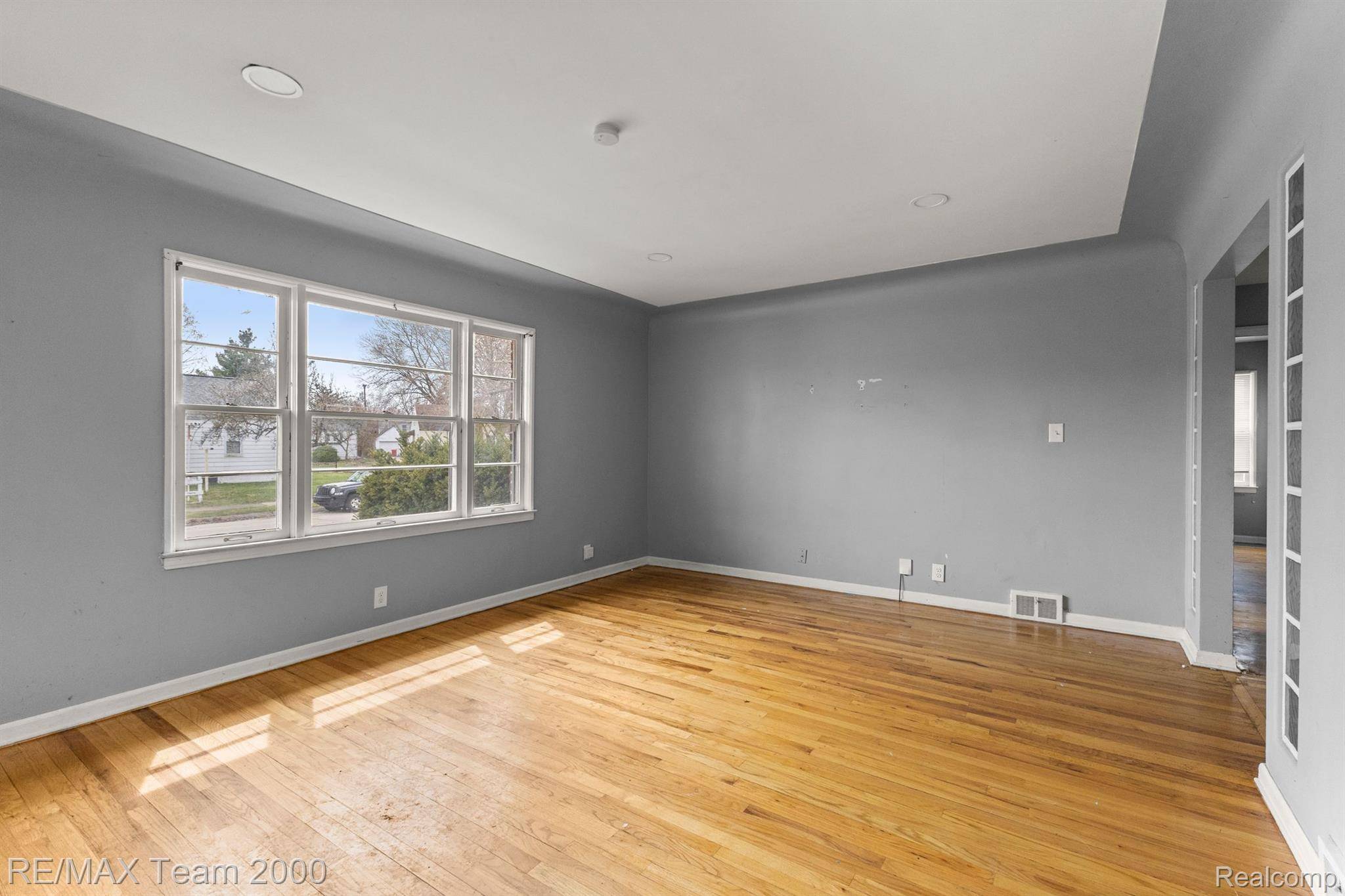 Eastpointe, MI 48021,15655 SEMRAU AVE