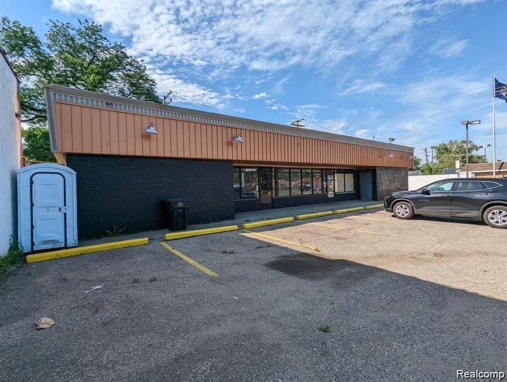 Detroit, MI 48224,17651 E WARREN AVE