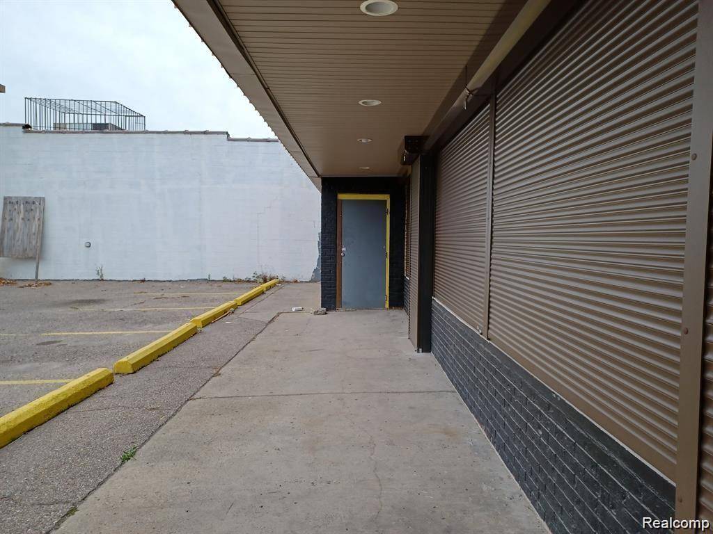 Detroit, MI 48224,17651 E WARREN AVE