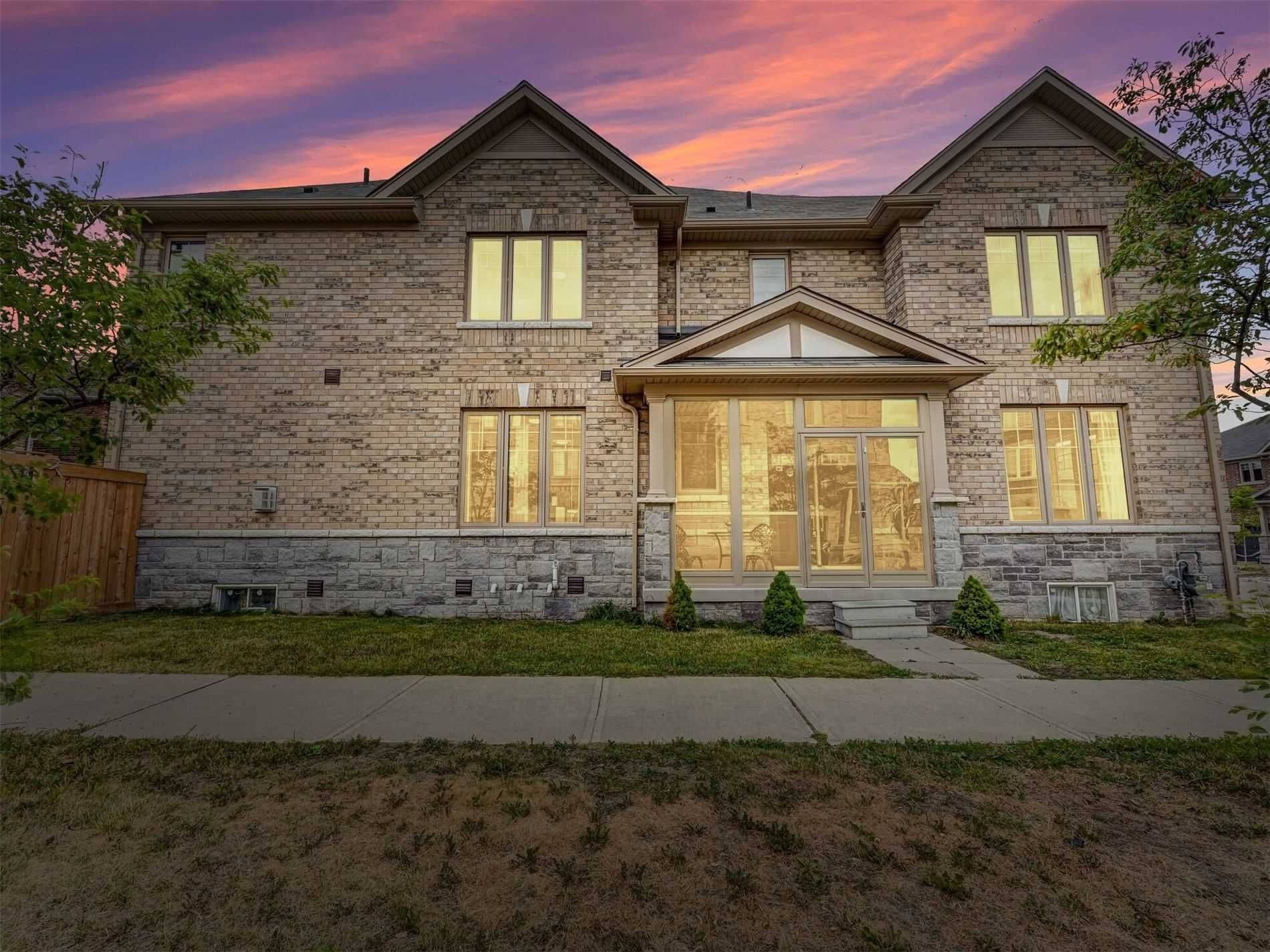 Milton, ON L9T 6S5,271 Andrews TRL