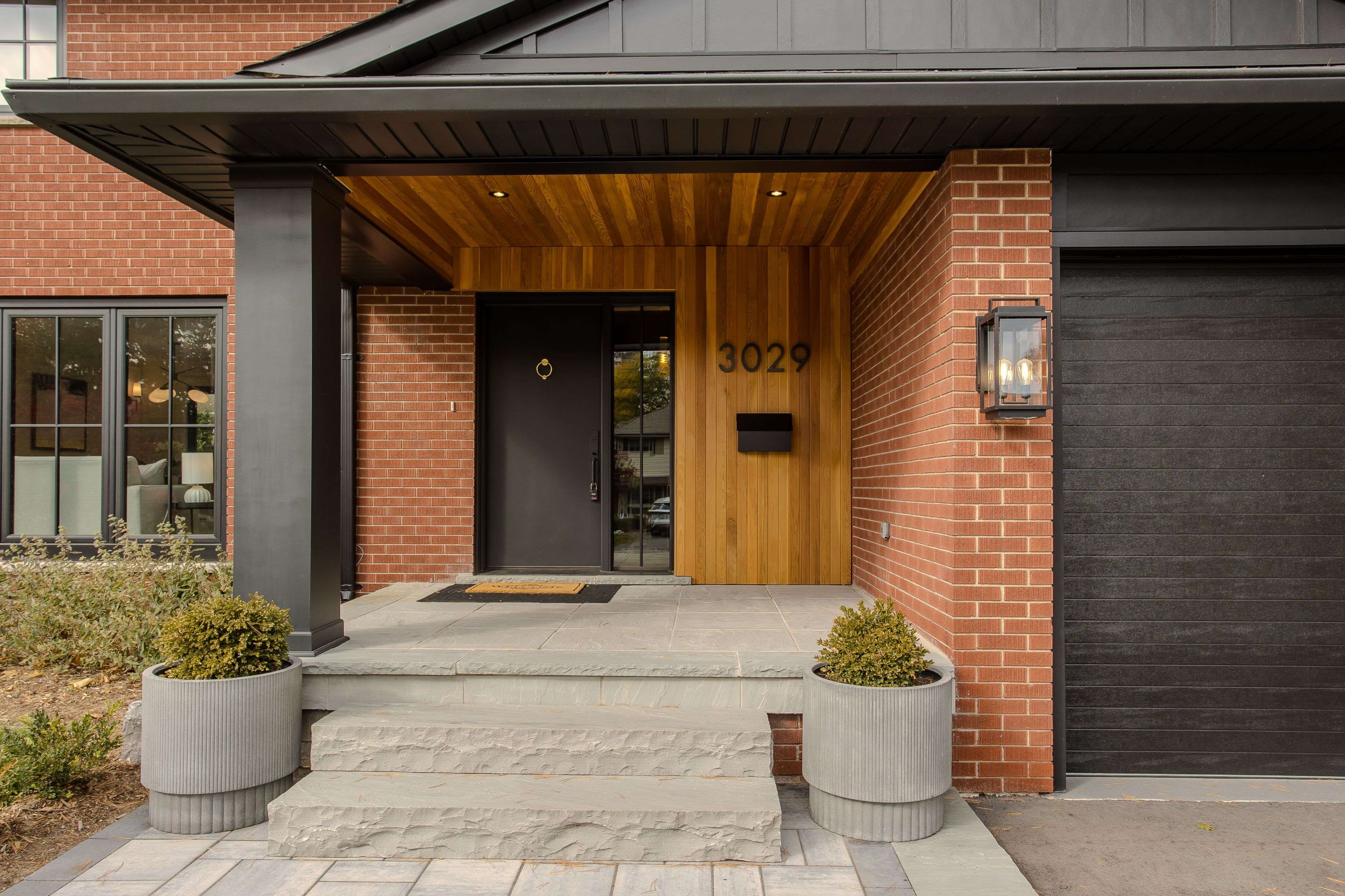 Burlington, ON L7N 2K3,3029 Eva DR