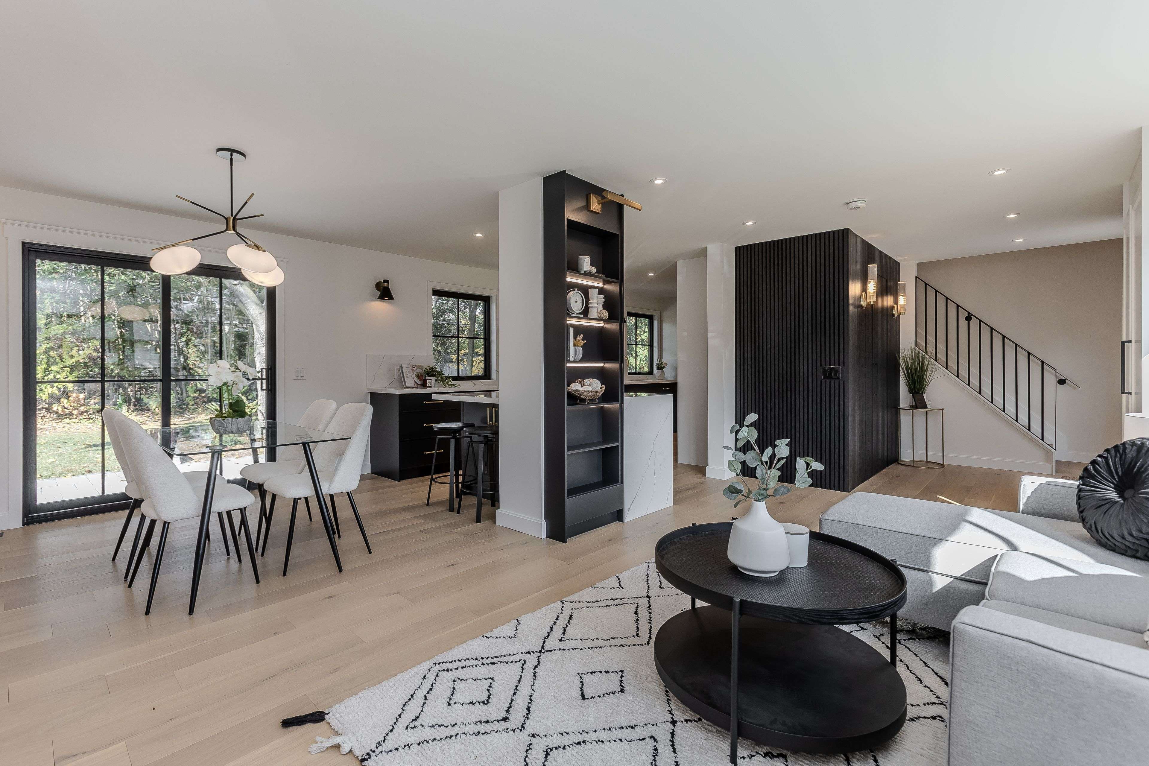 Burlington, ON L7N 2K3,3029 Eva DR