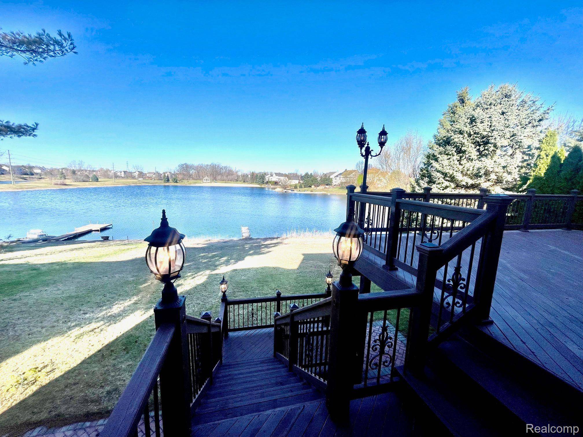 Oxford, MI 48371,270 FRANKLIN LAKE CIR