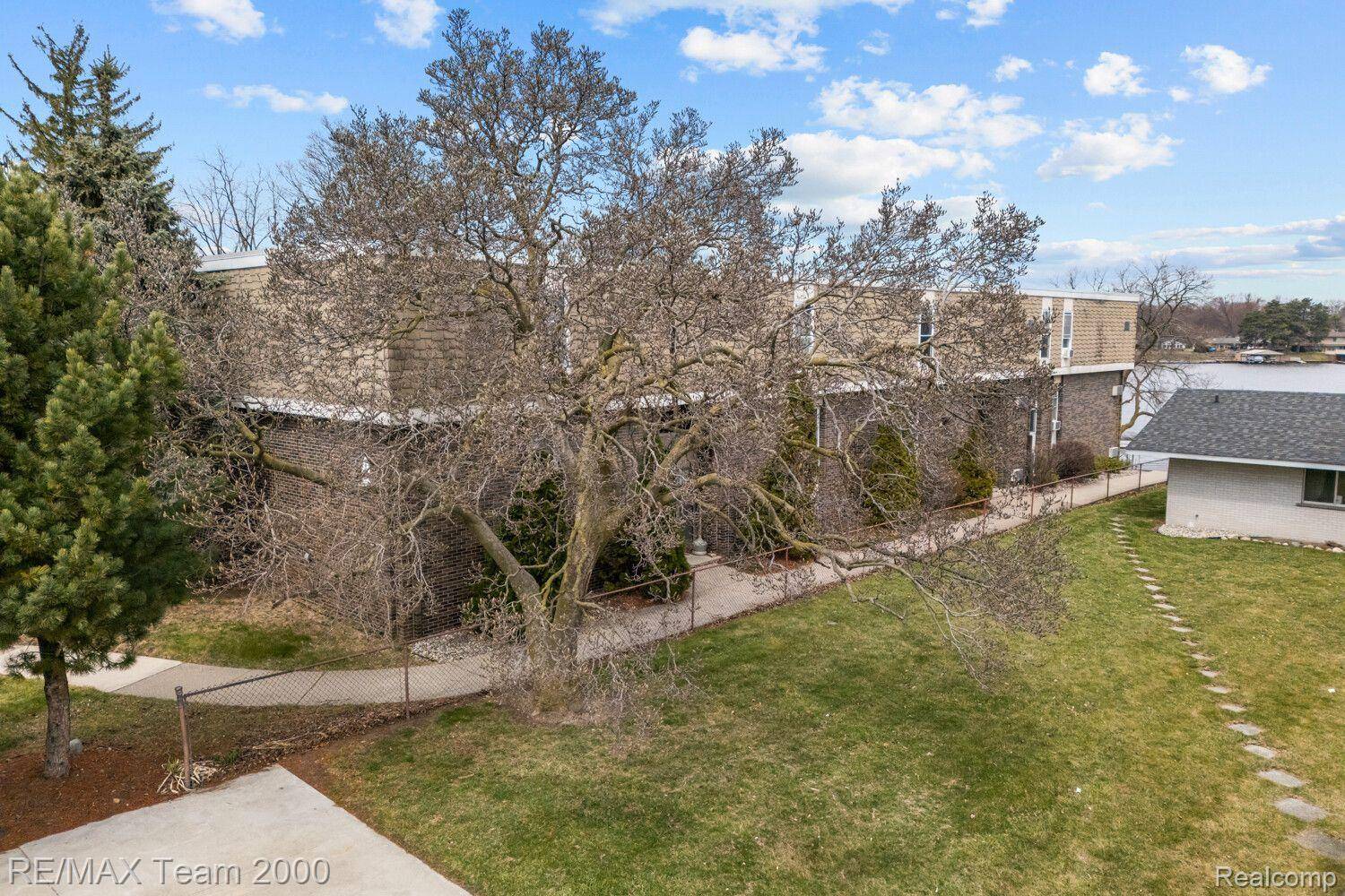 Belleville, MI 48111,250 N LIBERTY ST #303