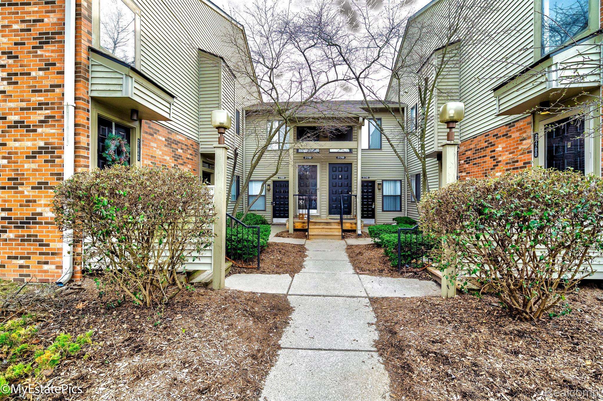 Farmington Hills, MI 48335,21740 INDIAN CREEK DR