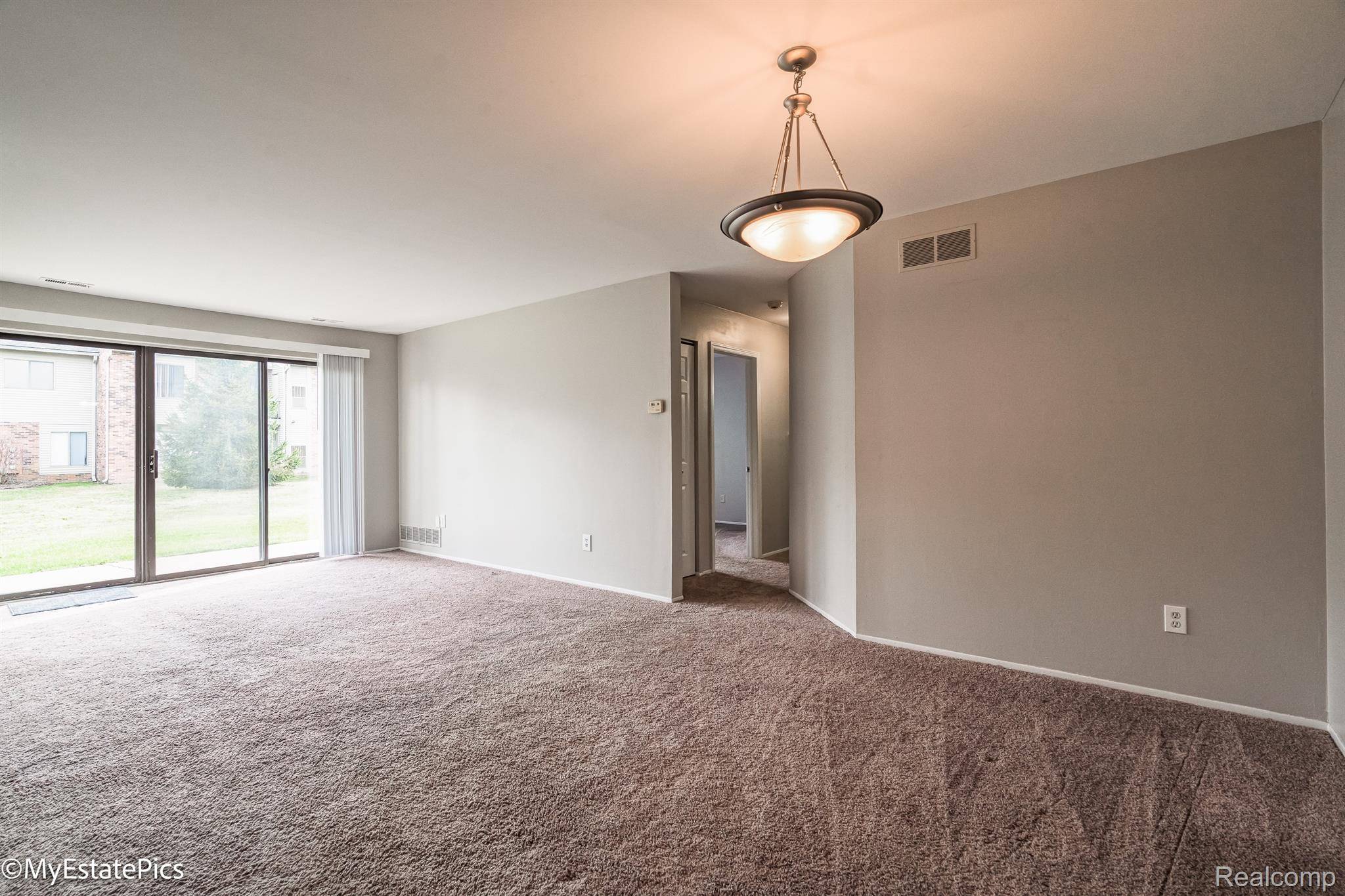 Farmington Hills, MI 48335,21740 INDIAN CREEK DR