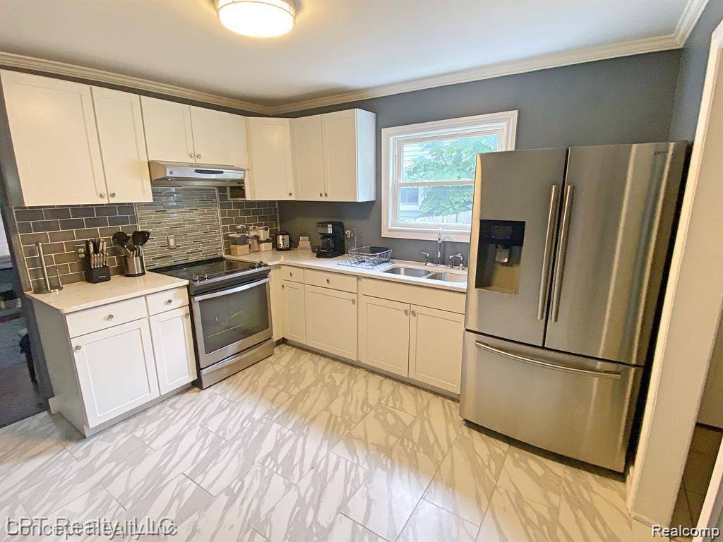 Taylor, MI 48180,6846 WILKIE ST