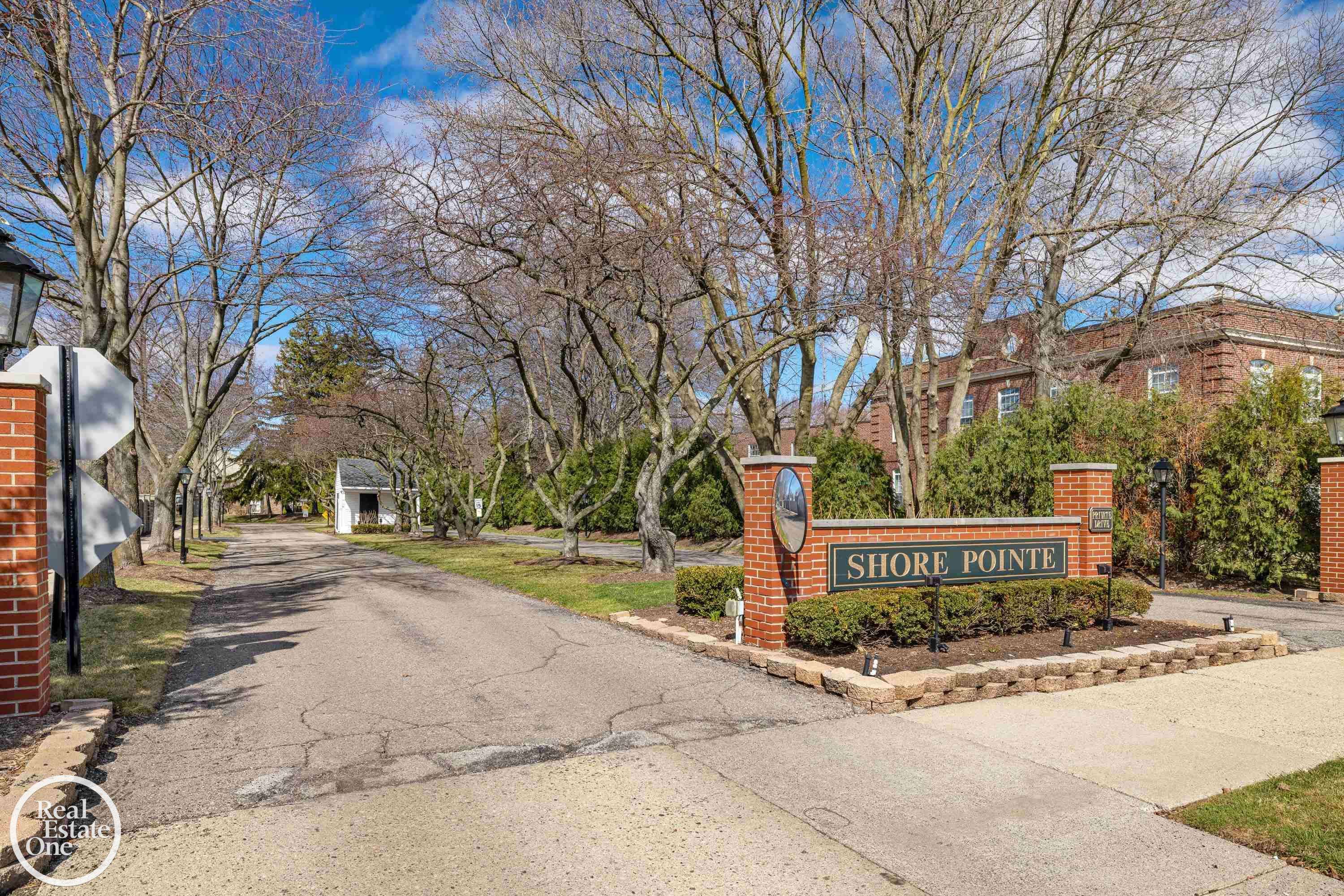 Saint Clair Shores, MI 48080,22053 Shorepointe LN