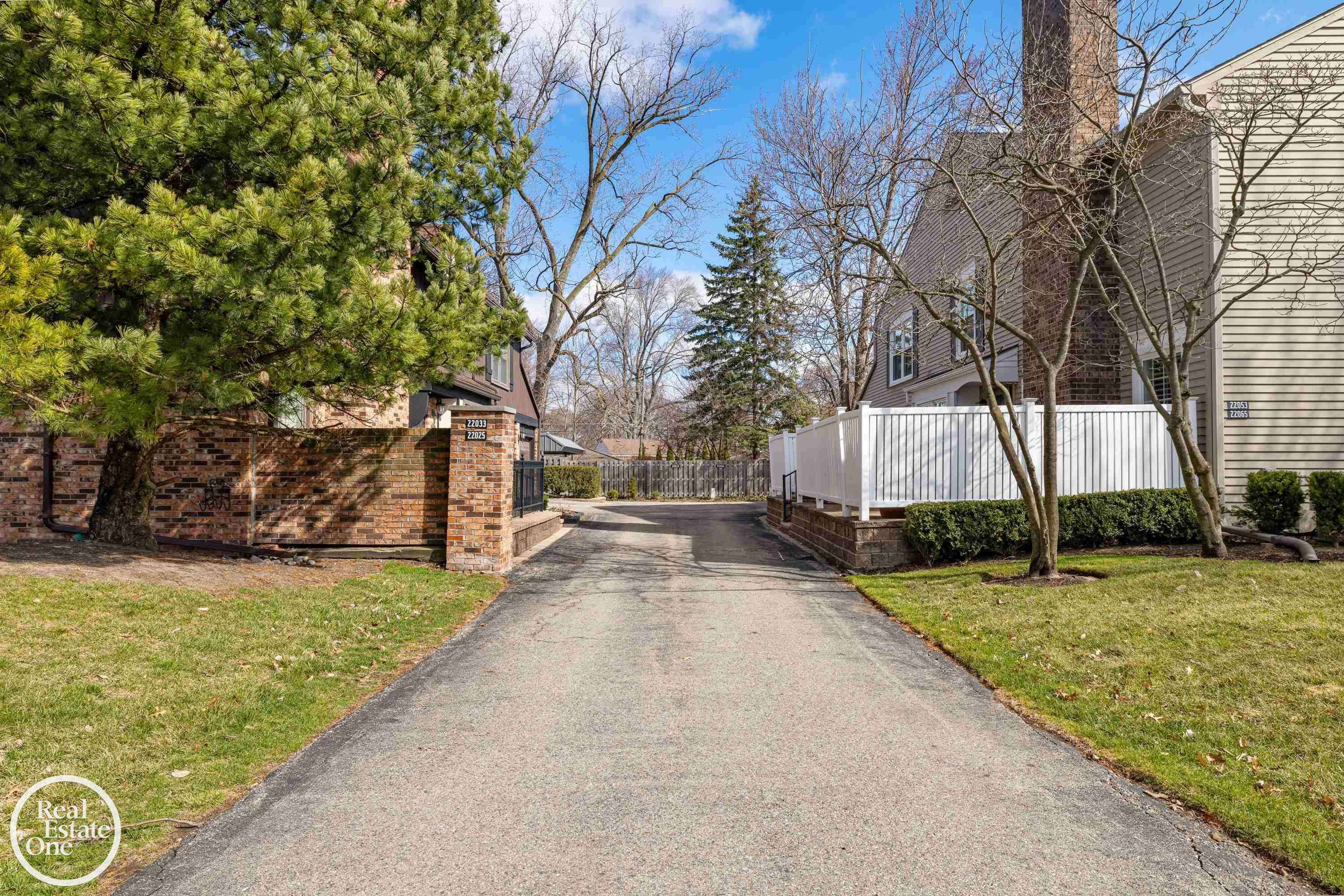 Saint Clair Shores, MI 48080,22053 Shorepointe LN