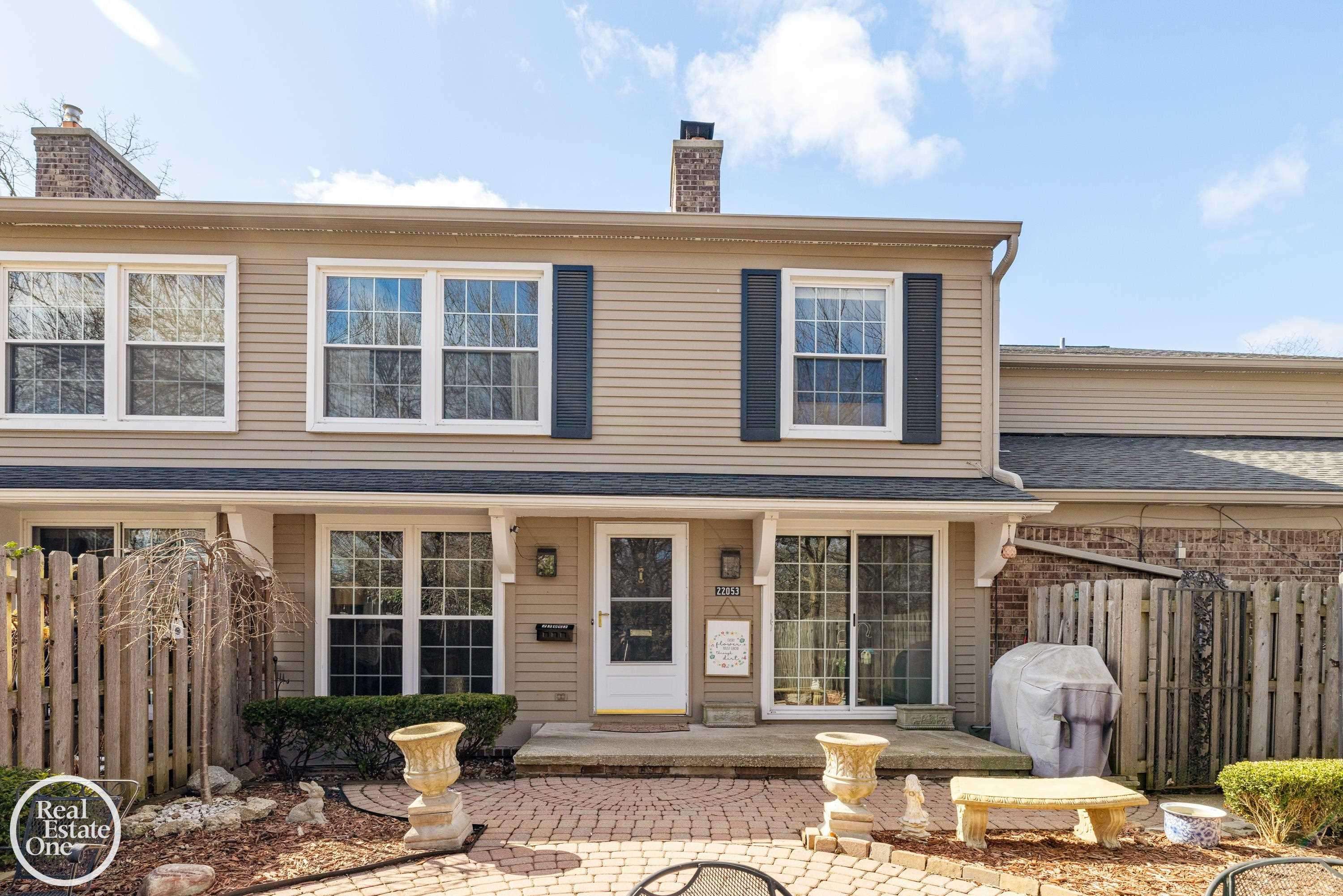 Saint Clair Shores, MI 48080,22053 Shorepointe LN