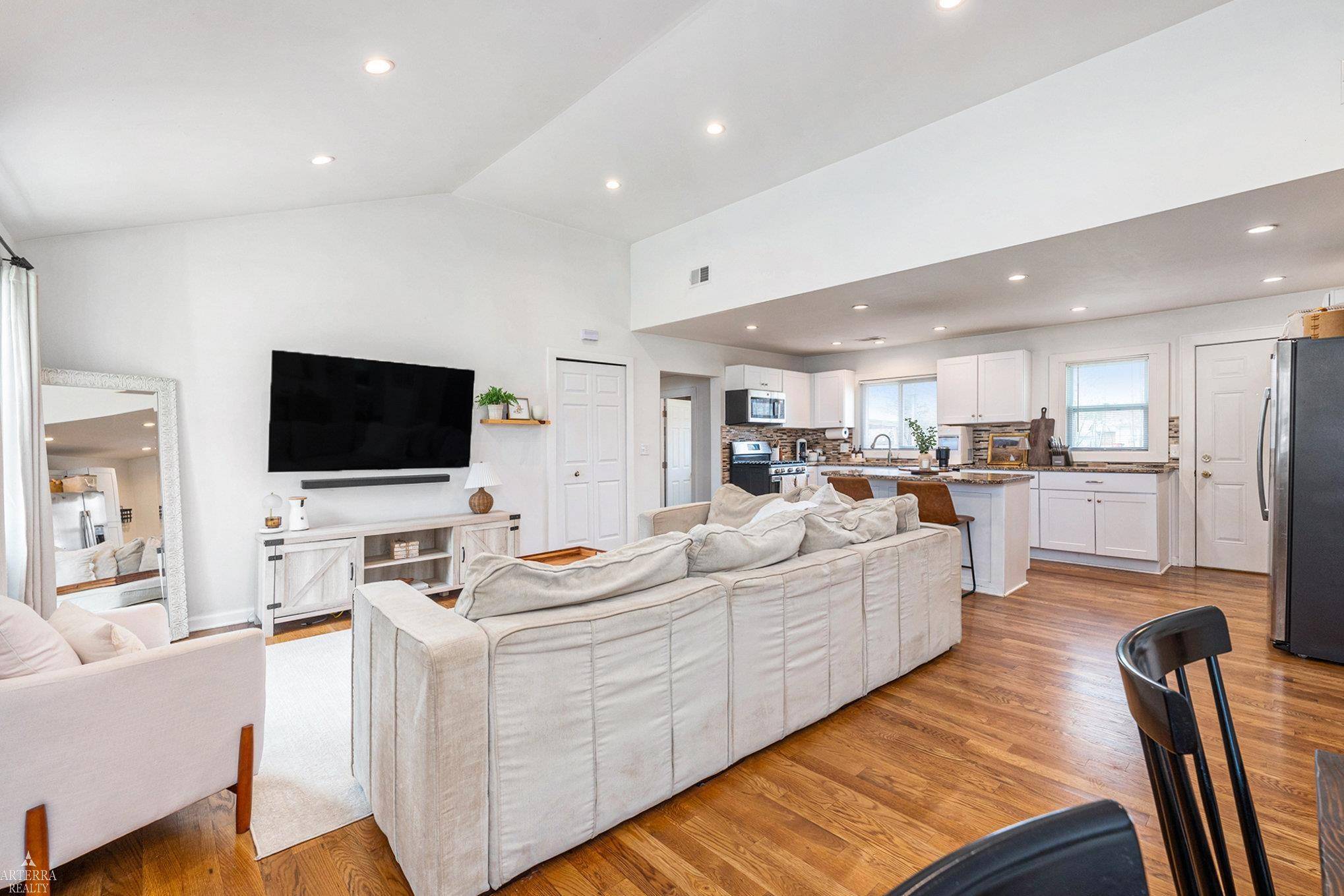 Harrison Twp, MI 48045,39341 Hazel ST