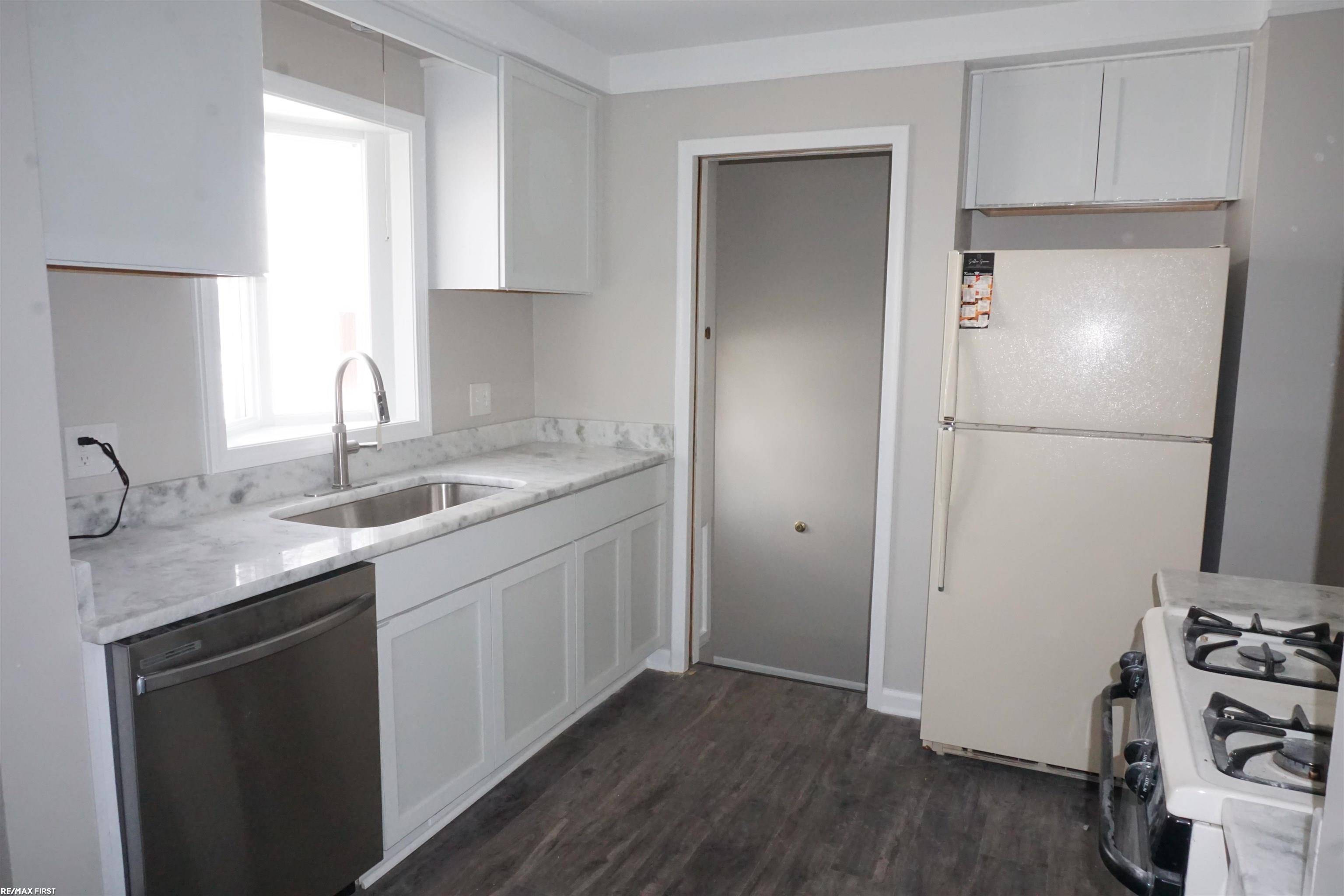 Roseville, MI 48066,25280 Fern ST