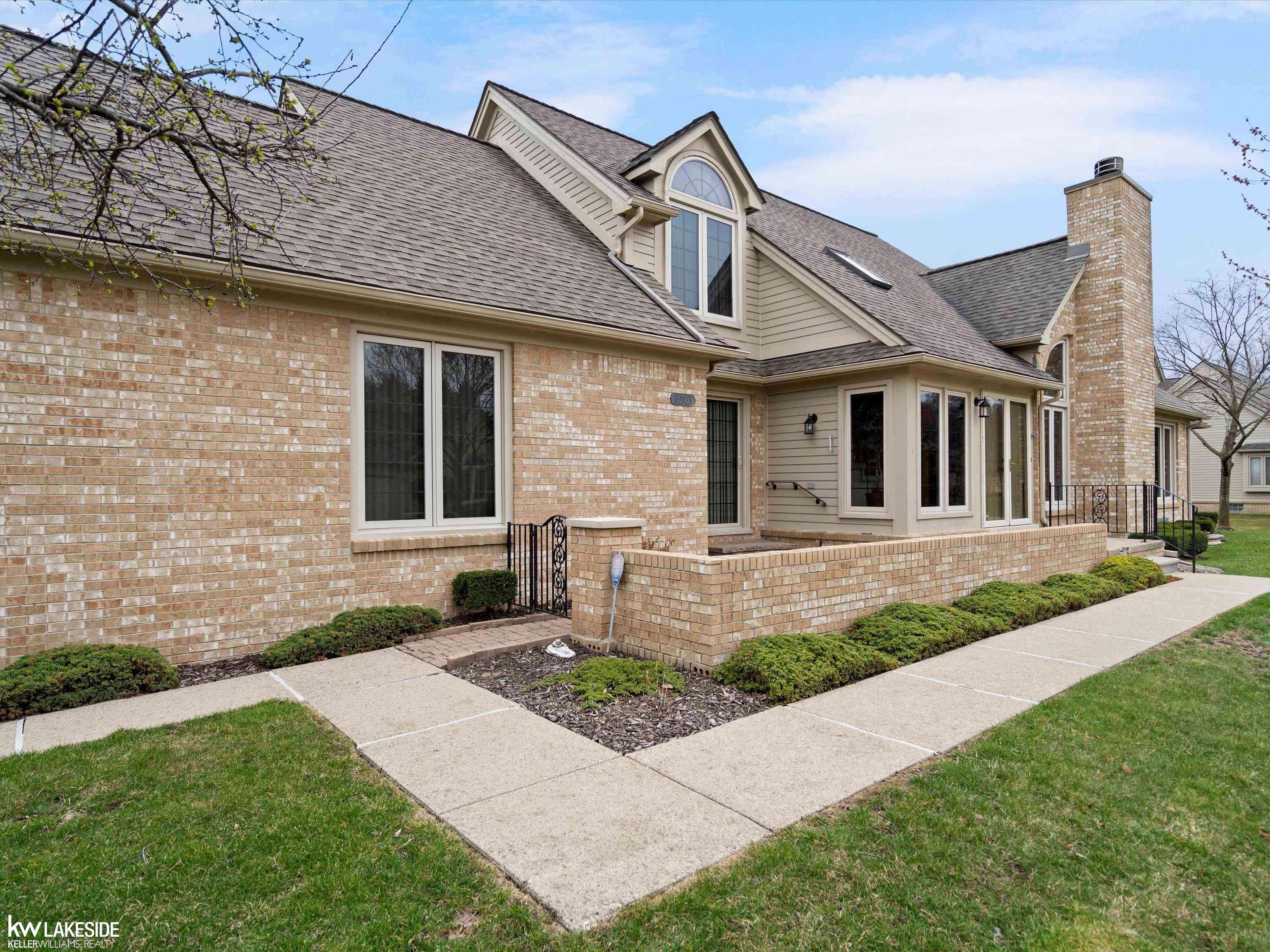 Macomb, MI 48042,16903 Sandstone CIR