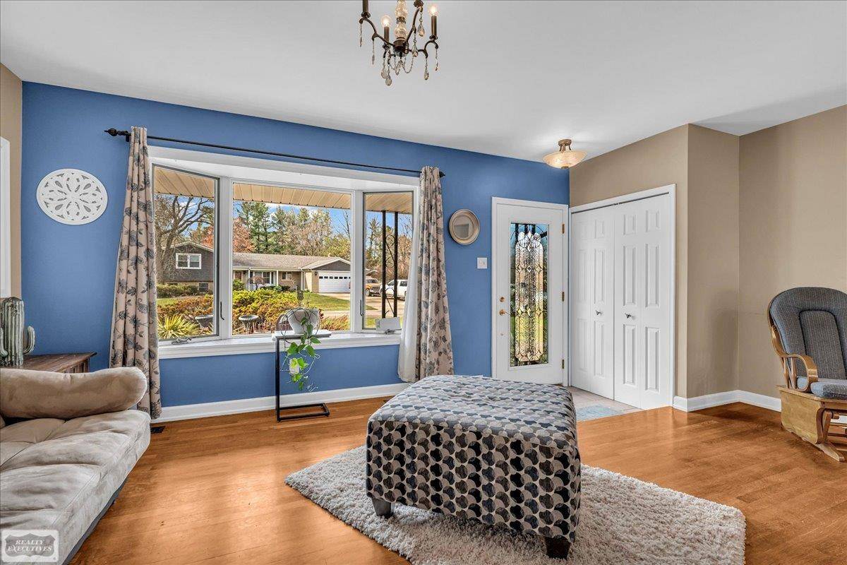 Shelby Twp, MI 48316,5618 Harlowe DR