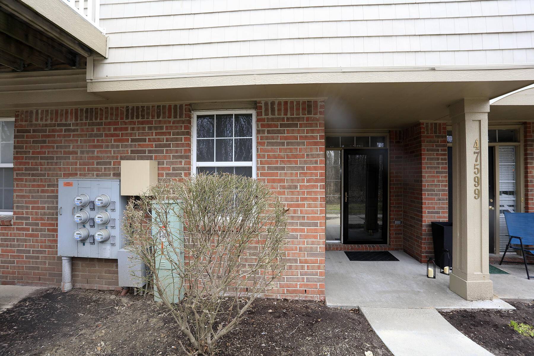 Canton, MI 48188,47599 Pembroke Dr