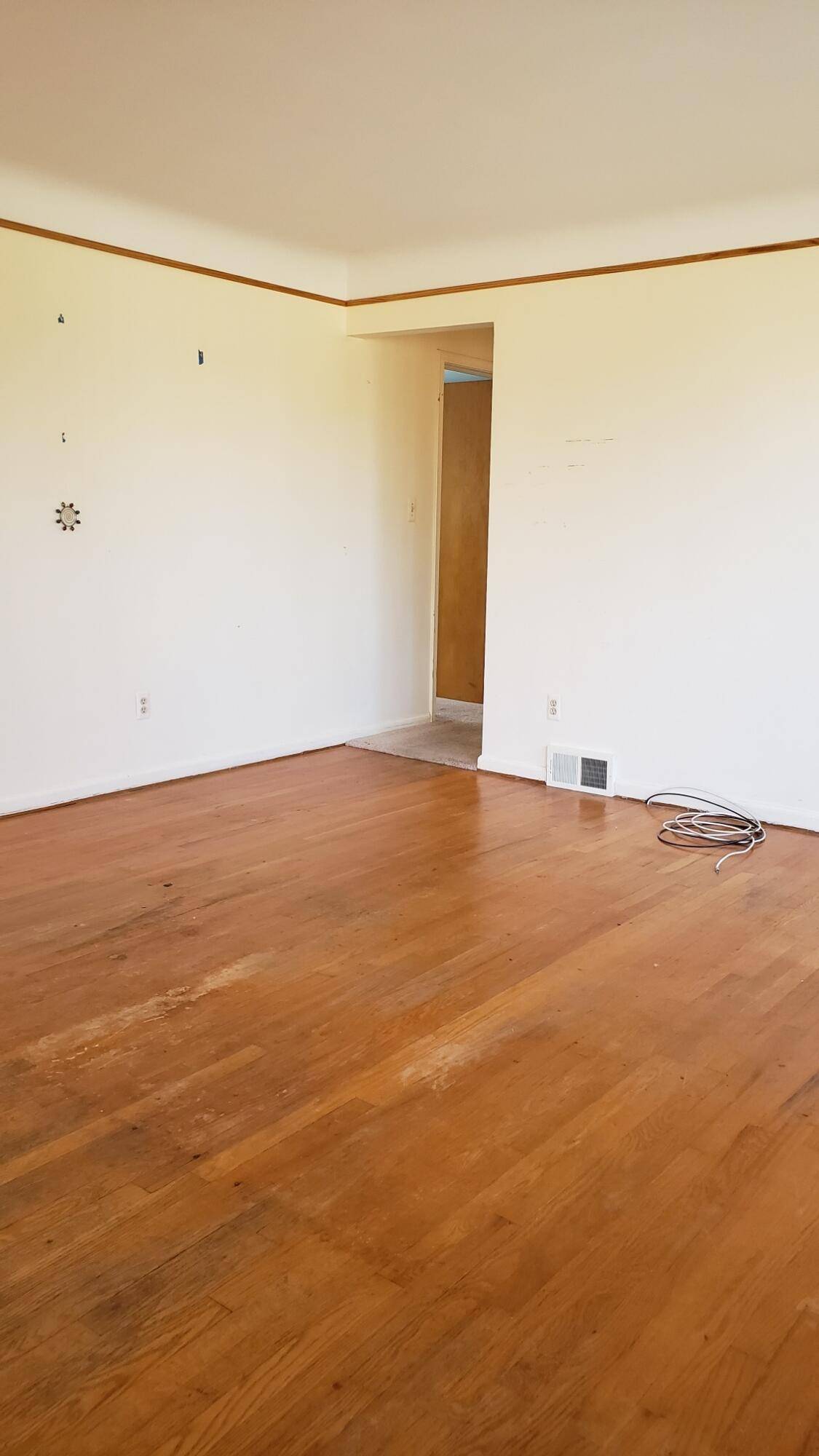 Livonia, MI 48150,35623 Minton ST