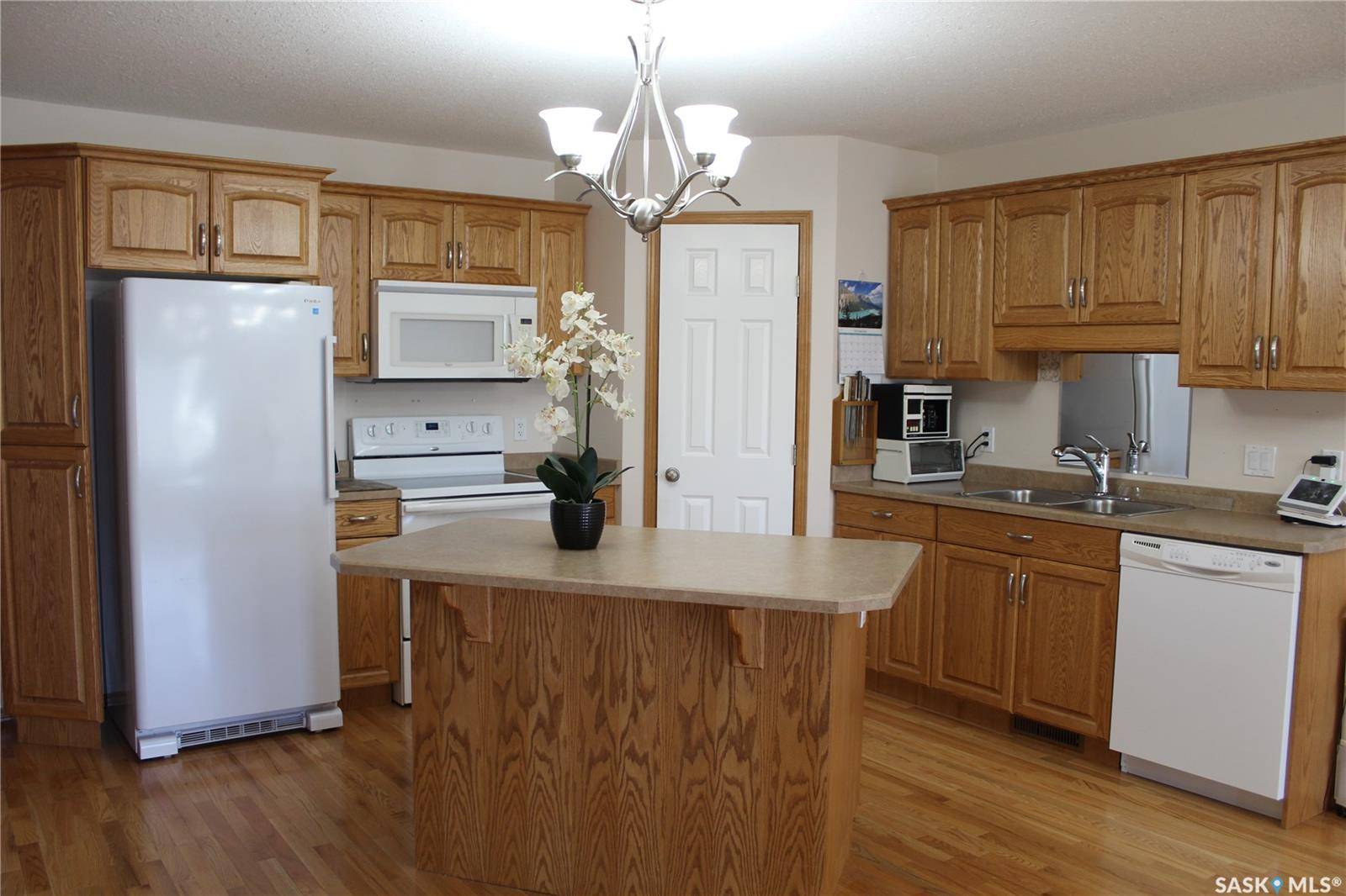 Wilkie, SK S0K 4W0,305 5th STREET E #5