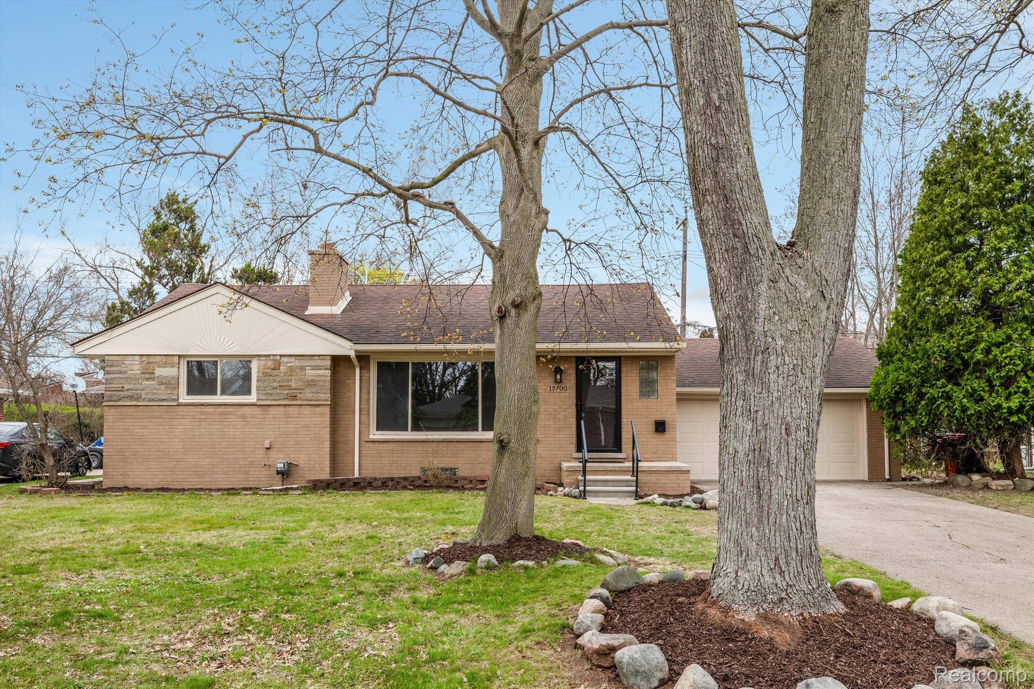 Southfield, MI 48075,19700 GREENWALD DR