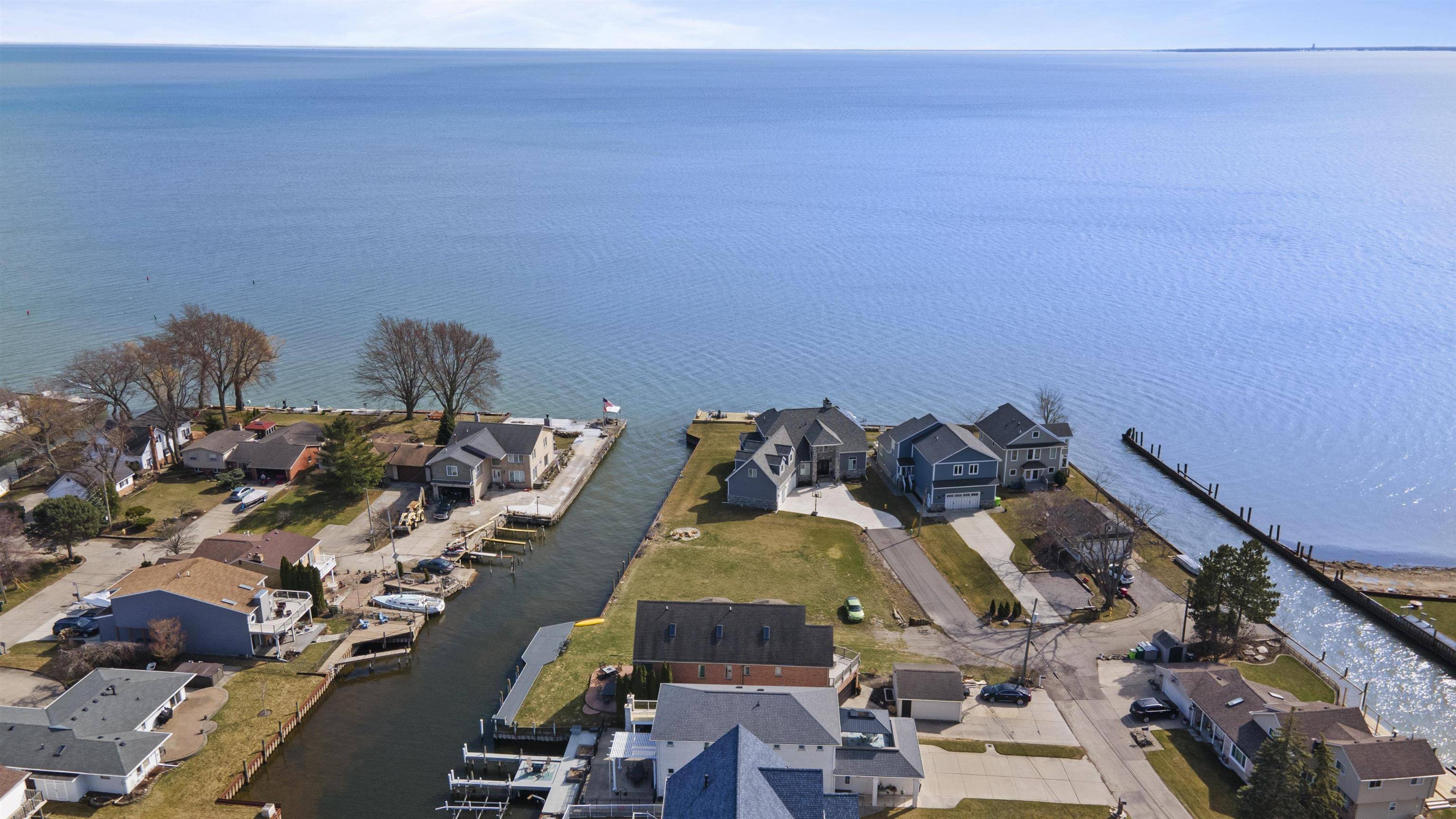 Harrison Twp, MI 48045,37740 Siesta ST