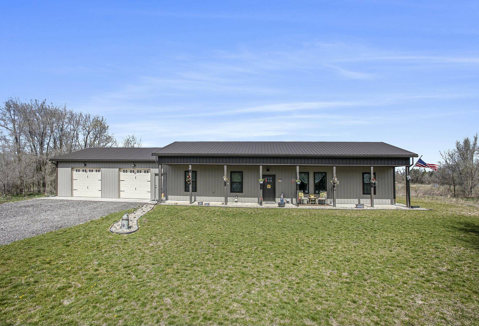 Constantine, MI 49042,13424 Riverside DR