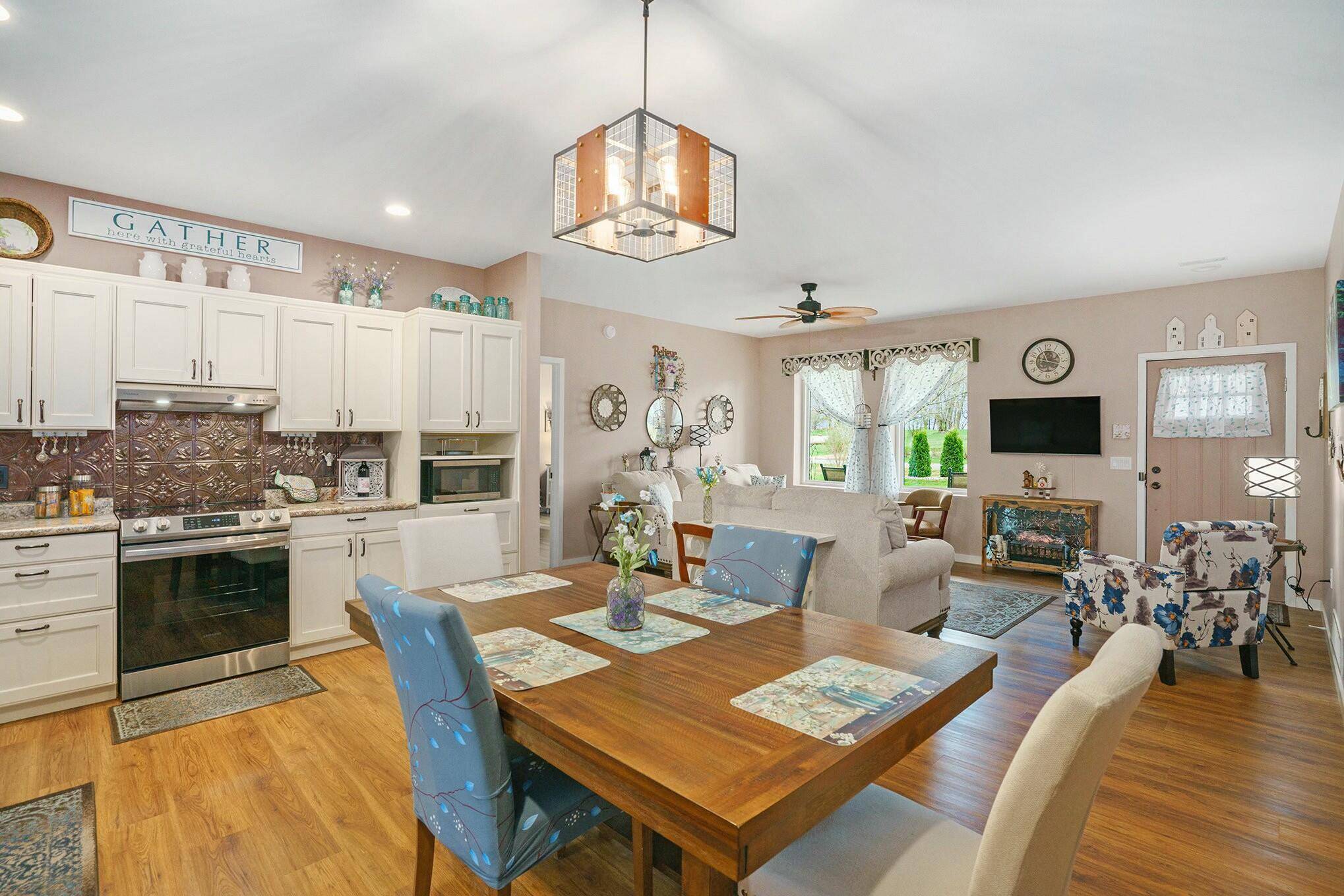 Constantine, MI 49042,13424 Riverside DR