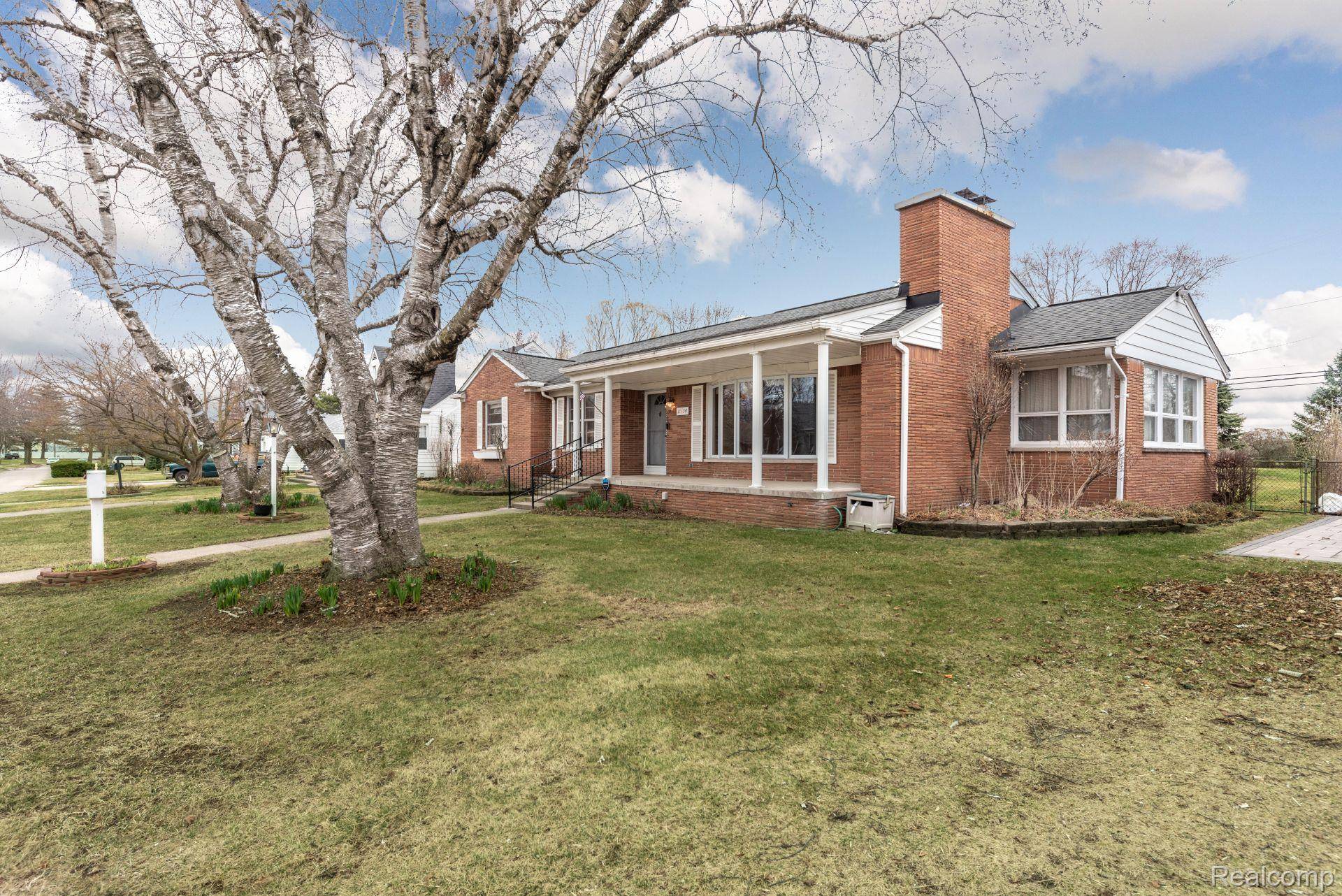 Redford, MI 48239,11694 Farley