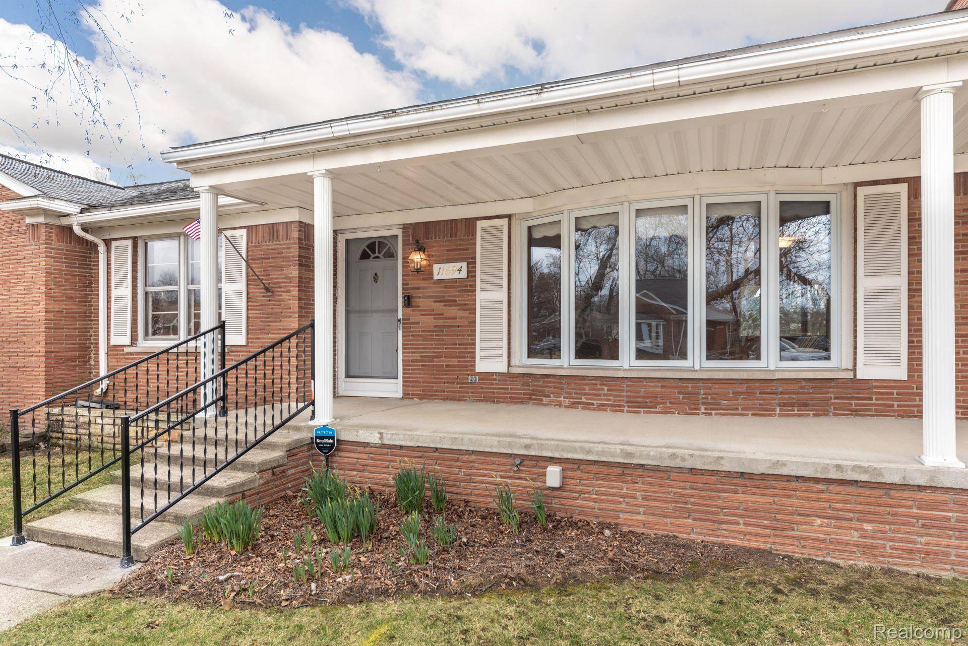 Redford, MI 48239,11694 Farley